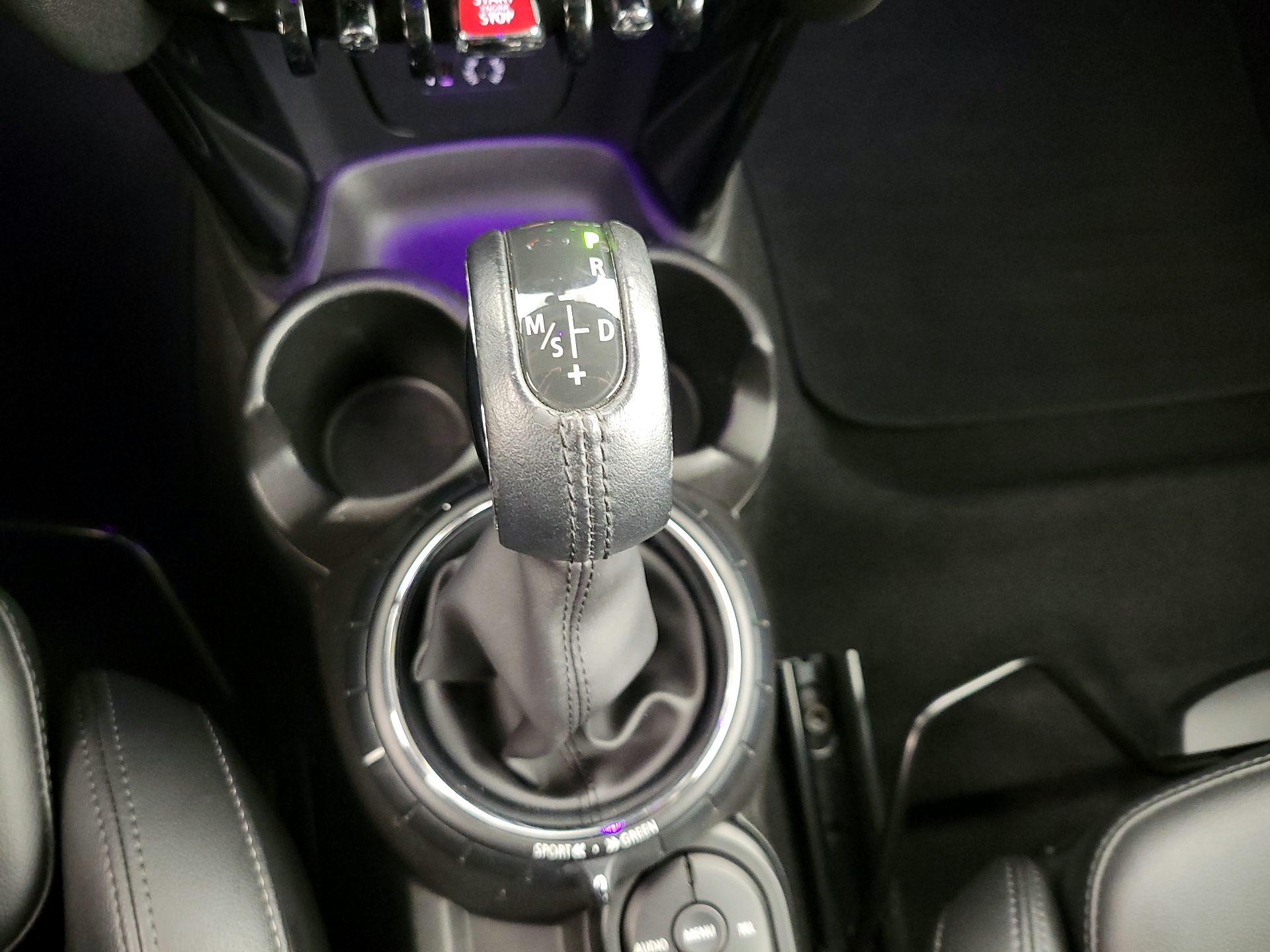 Thumbnail: 2017 MINI Cooper Hardtop - 16