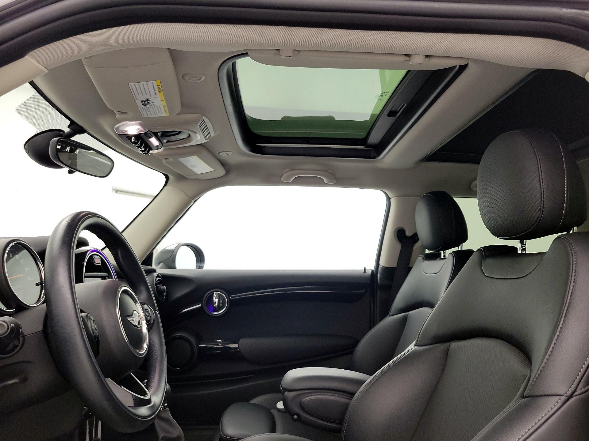 Thumbnail: 2017 MINI Cooper Hardtop - 18