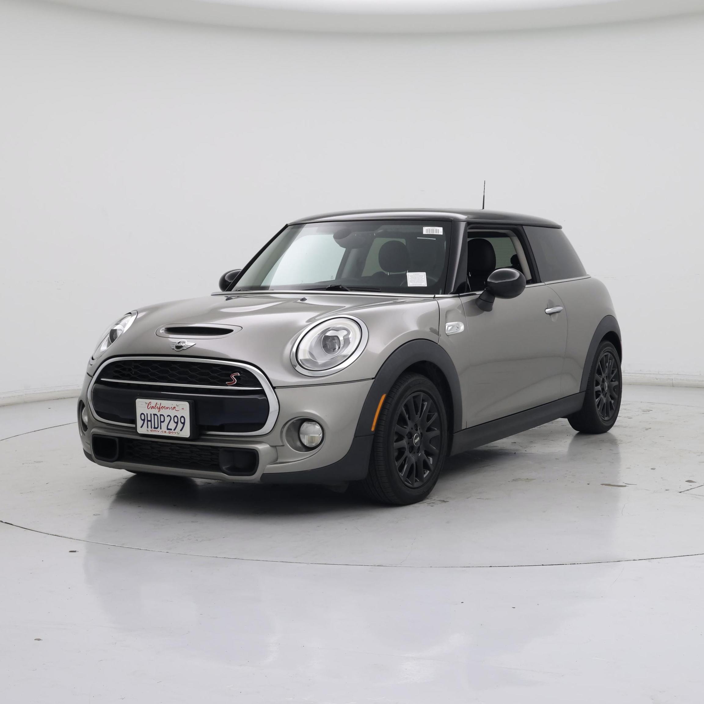Thumbnail: 2017 MINI Cooper Hardtop - 4
