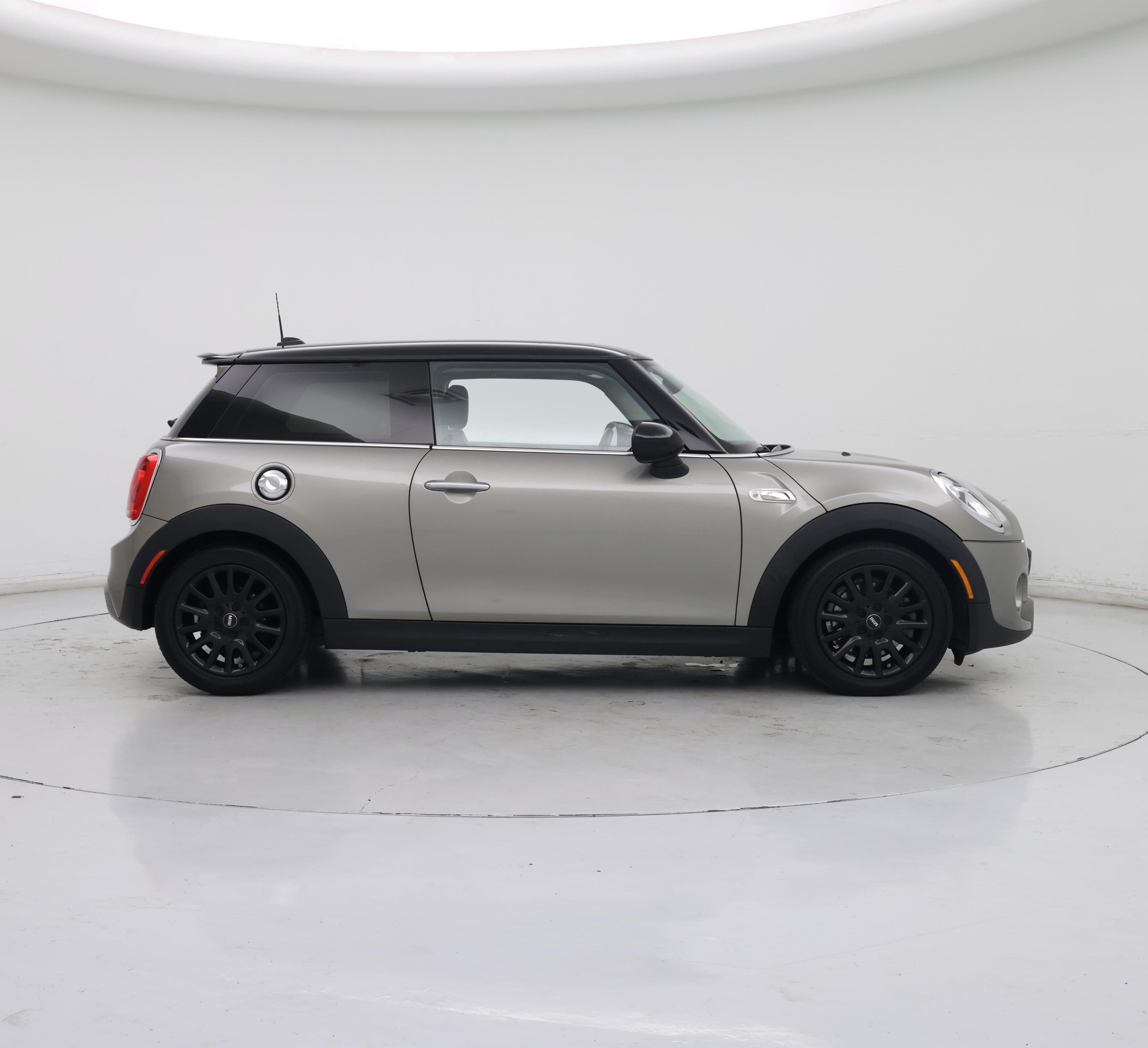 Thumbnail: 2017 MINI Cooper Hardtop - 7