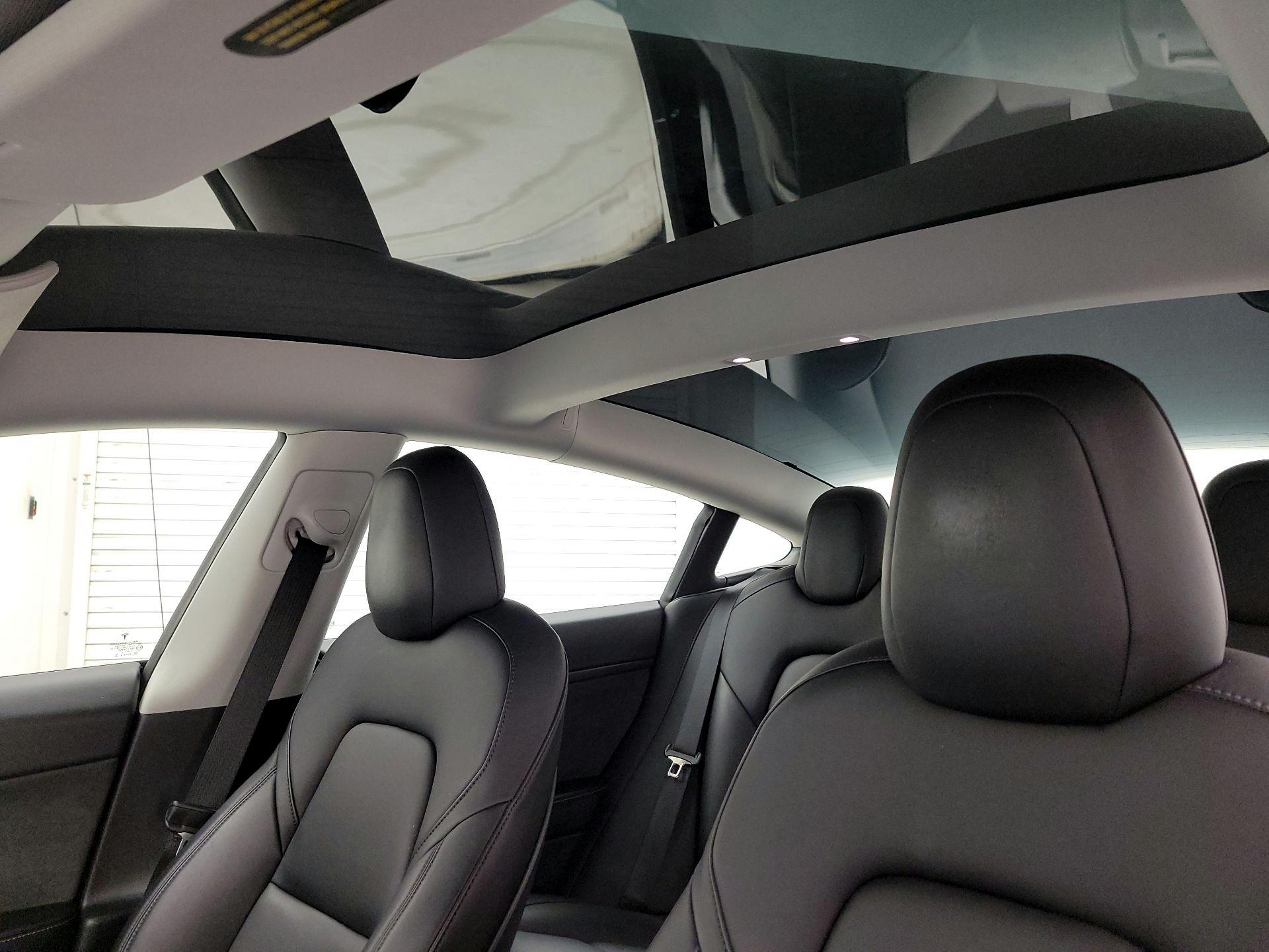 Thumbnail: 2022 Tesla Model 3 - 18