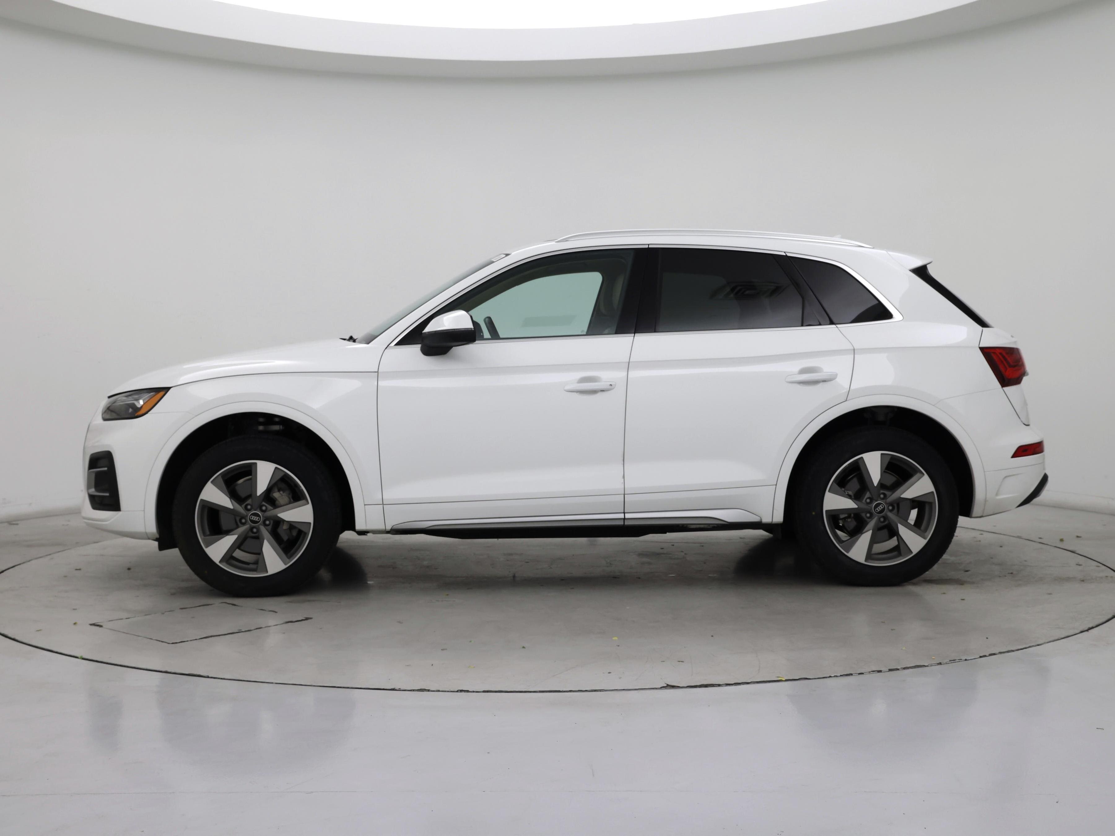 Thumbnail: 2022 Audi Q5 - 3
