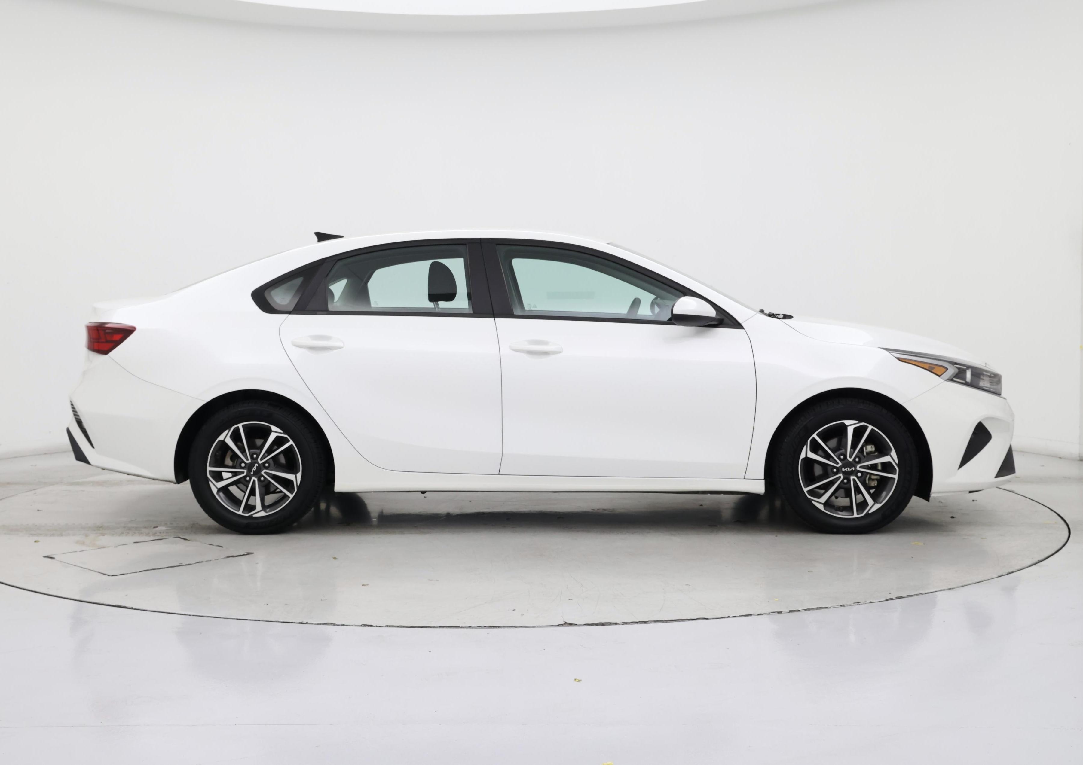 Thumbnail: 2023 Kia Forte - 7