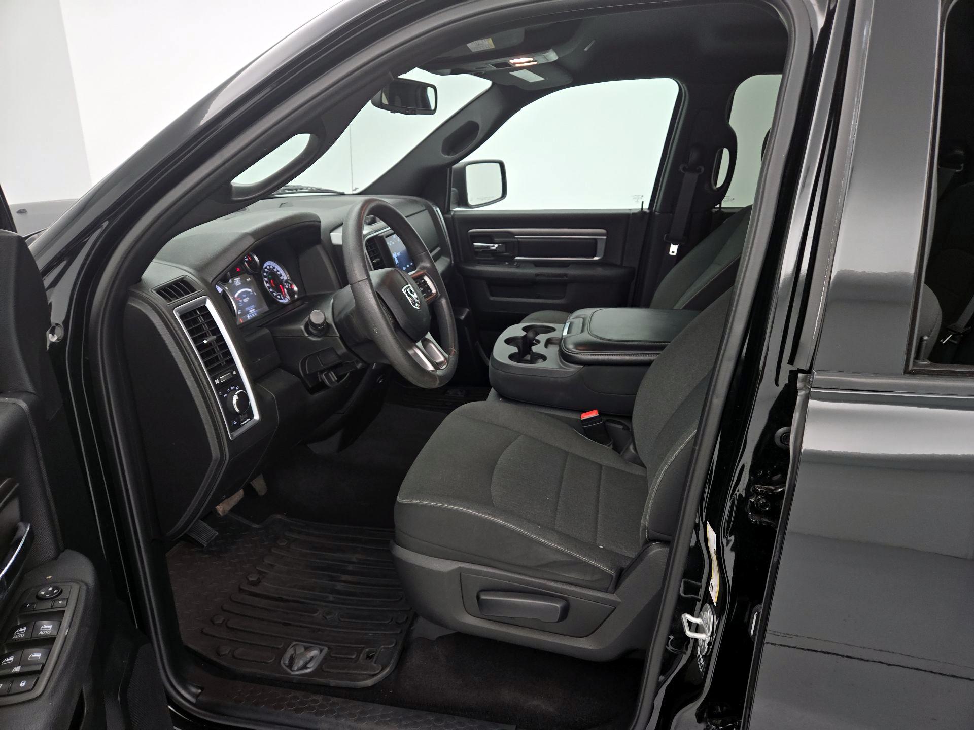 Thumbnail: 2021 RAM 1500 Classic - 11