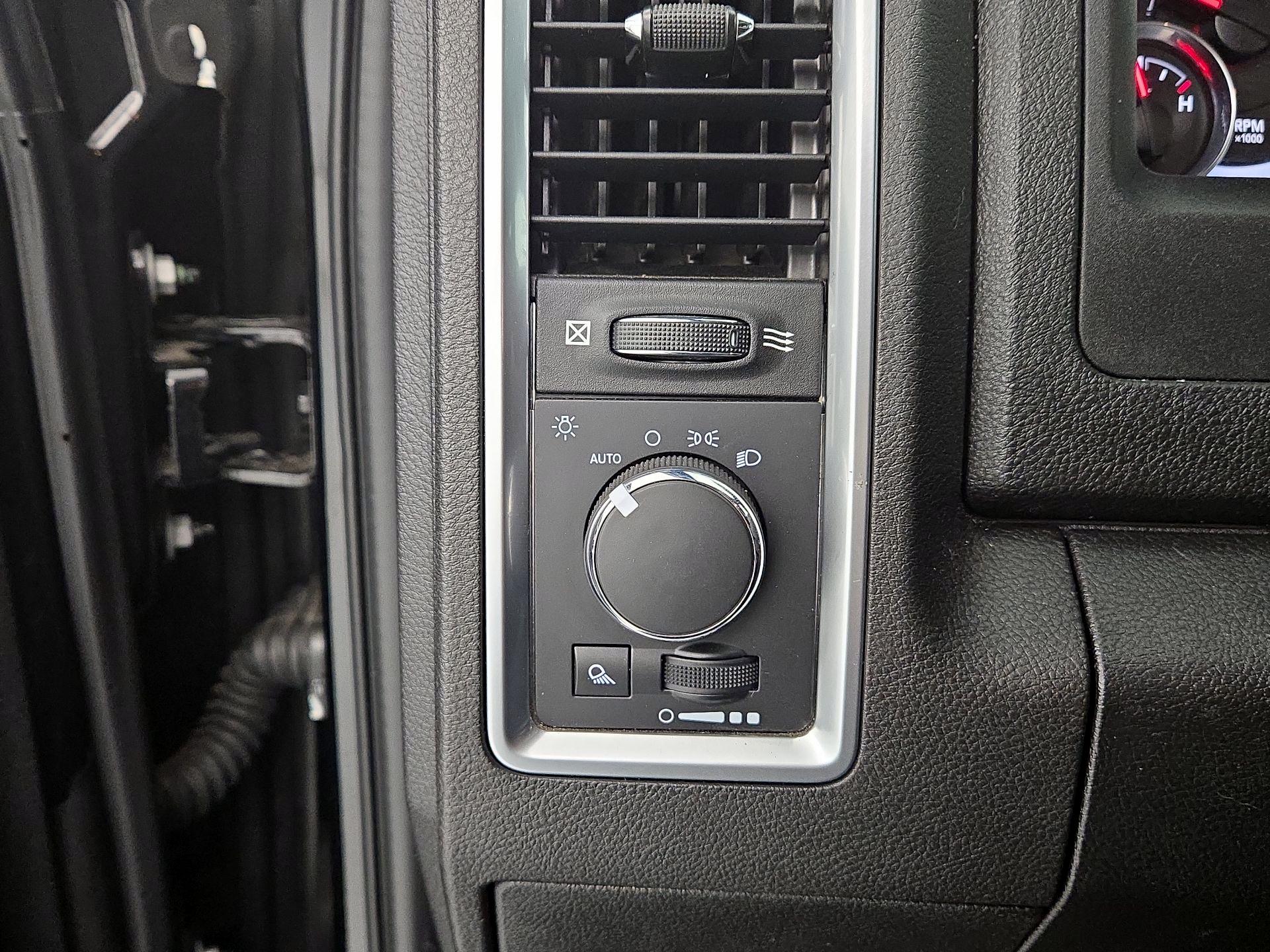 Thumbnail: 2021 RAM 1500 Classic - 13