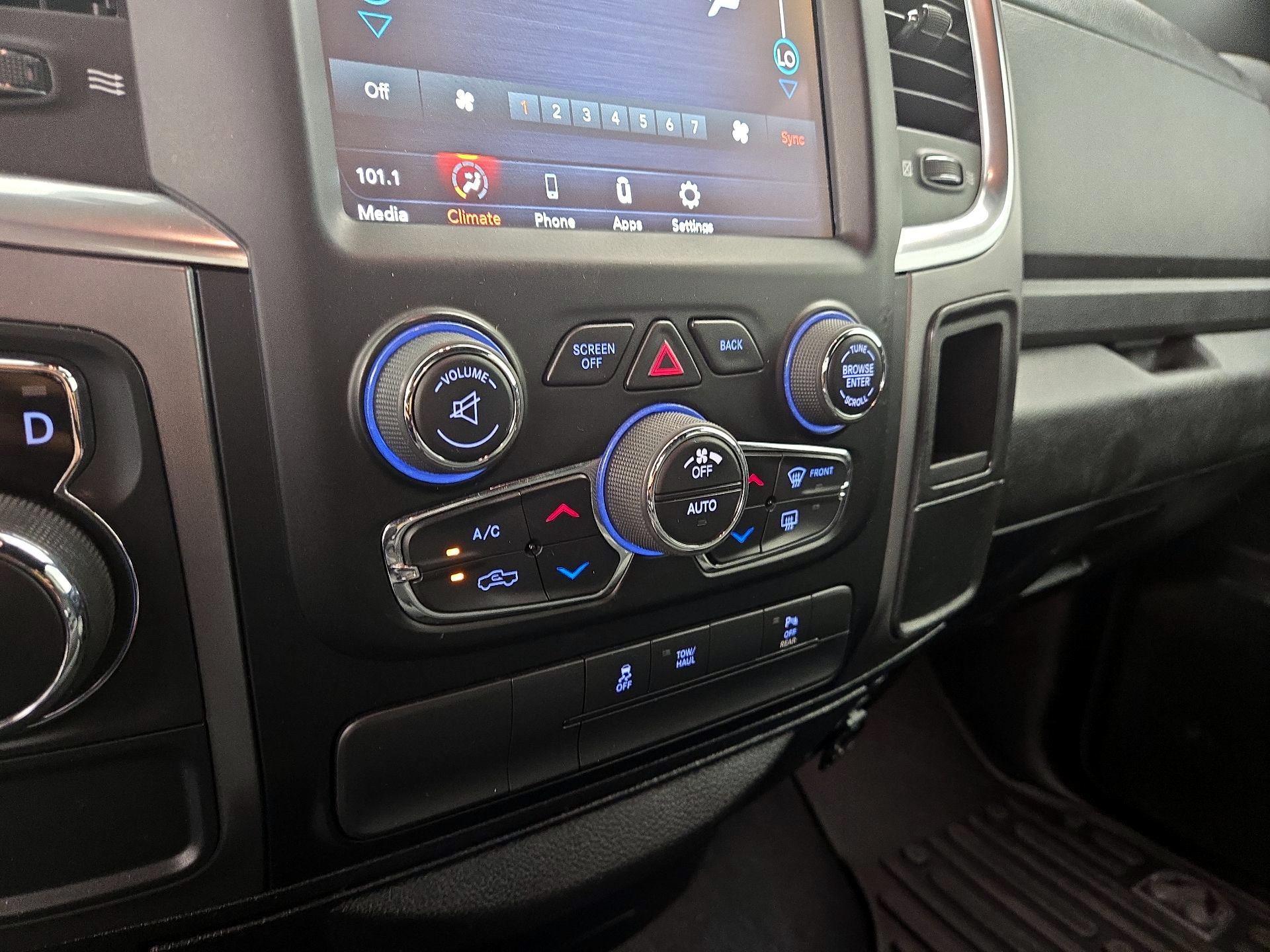 Thumbnail: 2021 RAM 1500 Classic - 16