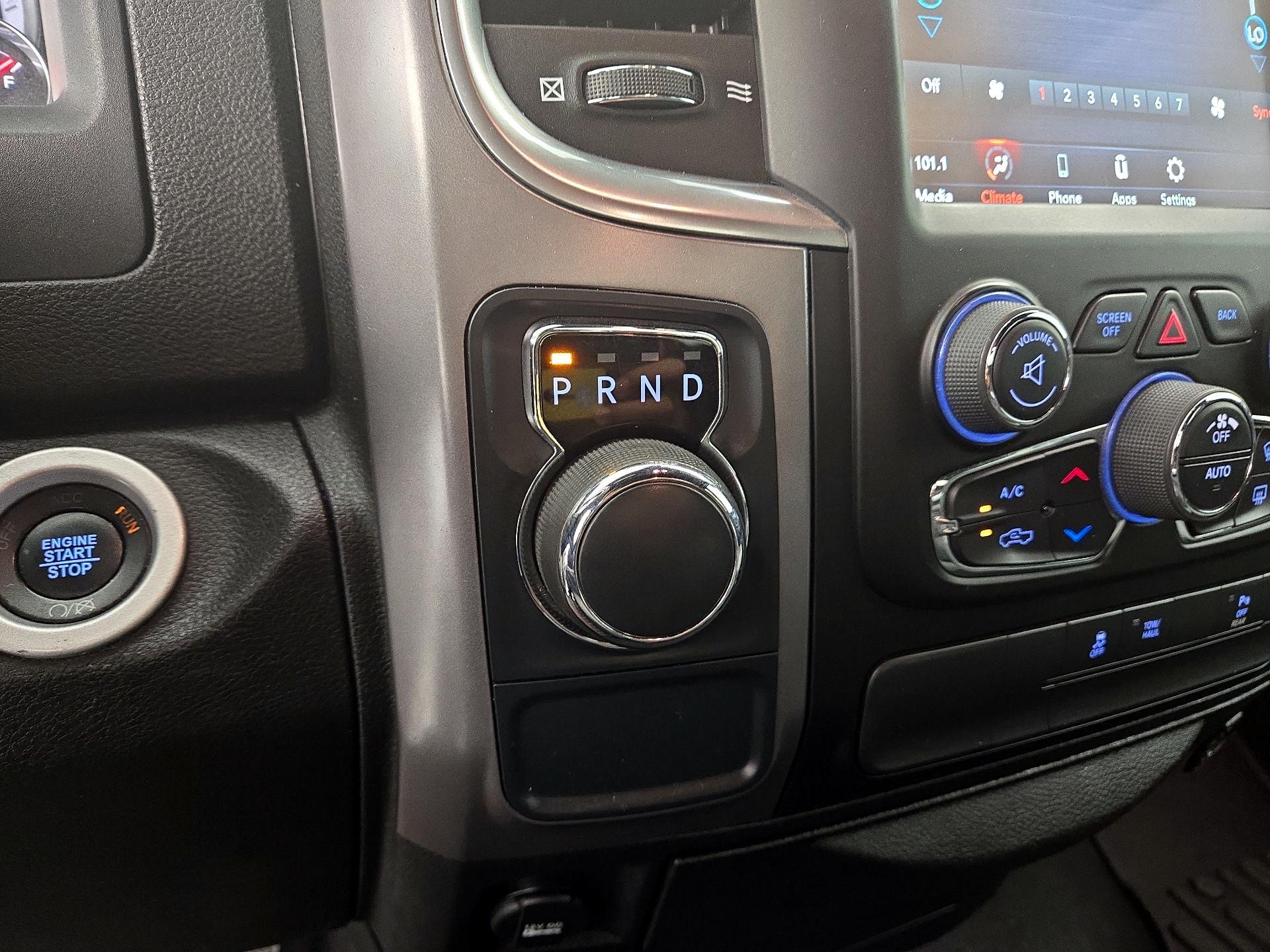 Thumbnail: 2021 RAM 1500 Classic - 17