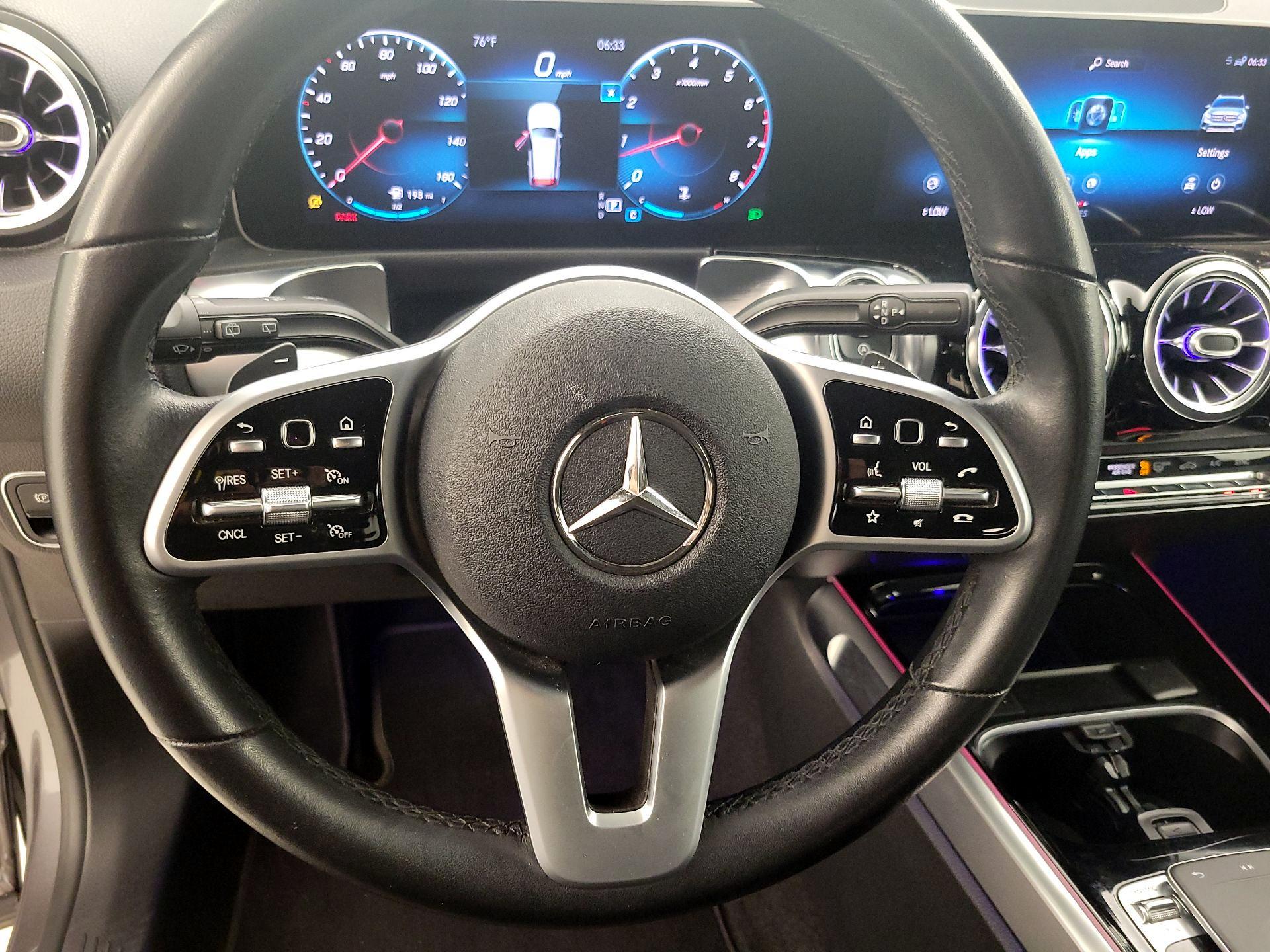 Thumbnail: 2020 Mercedes-Benz GLB - 10