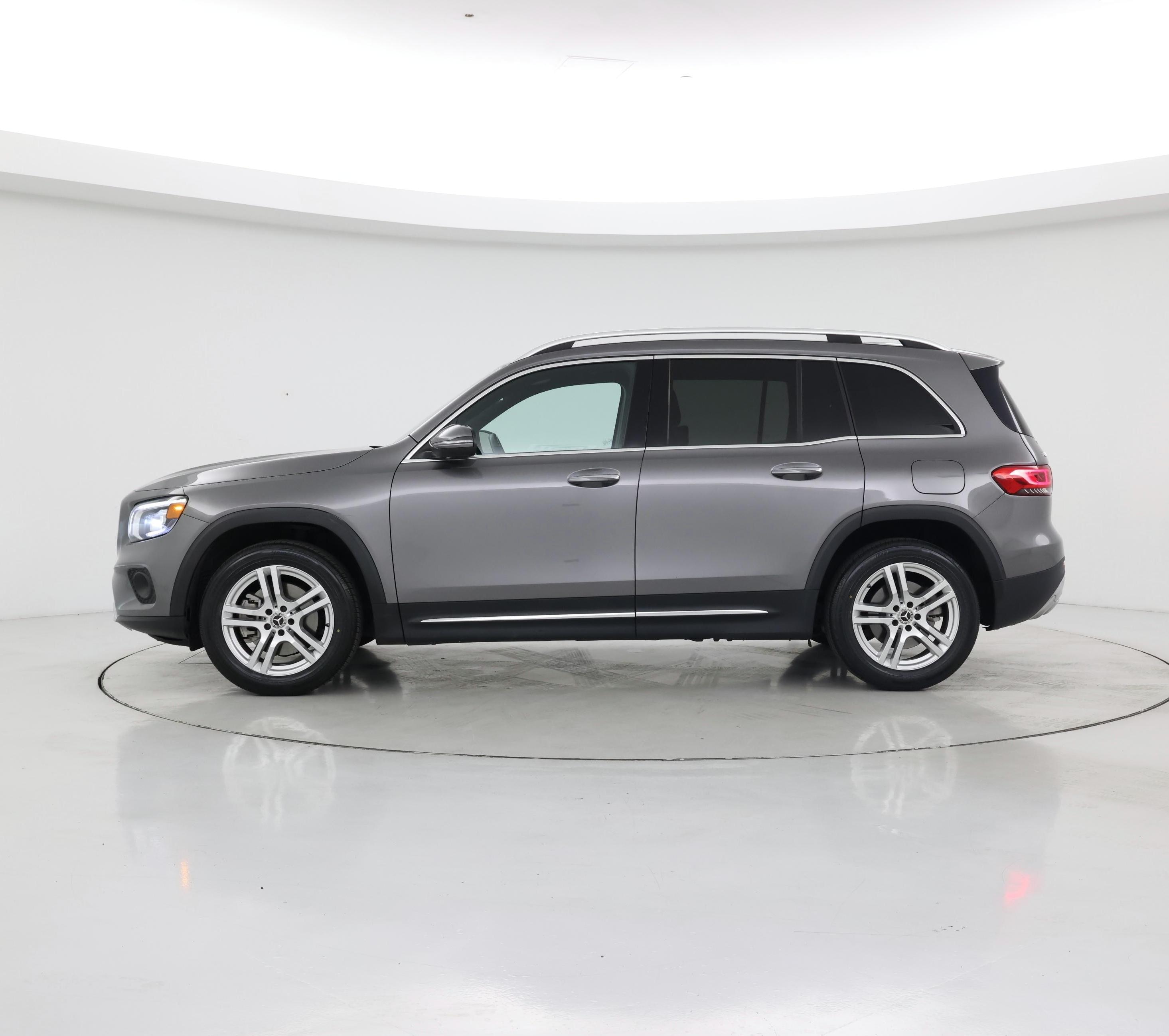 Thumbnail: 2020 Mercedes-Benz GLB - 3
