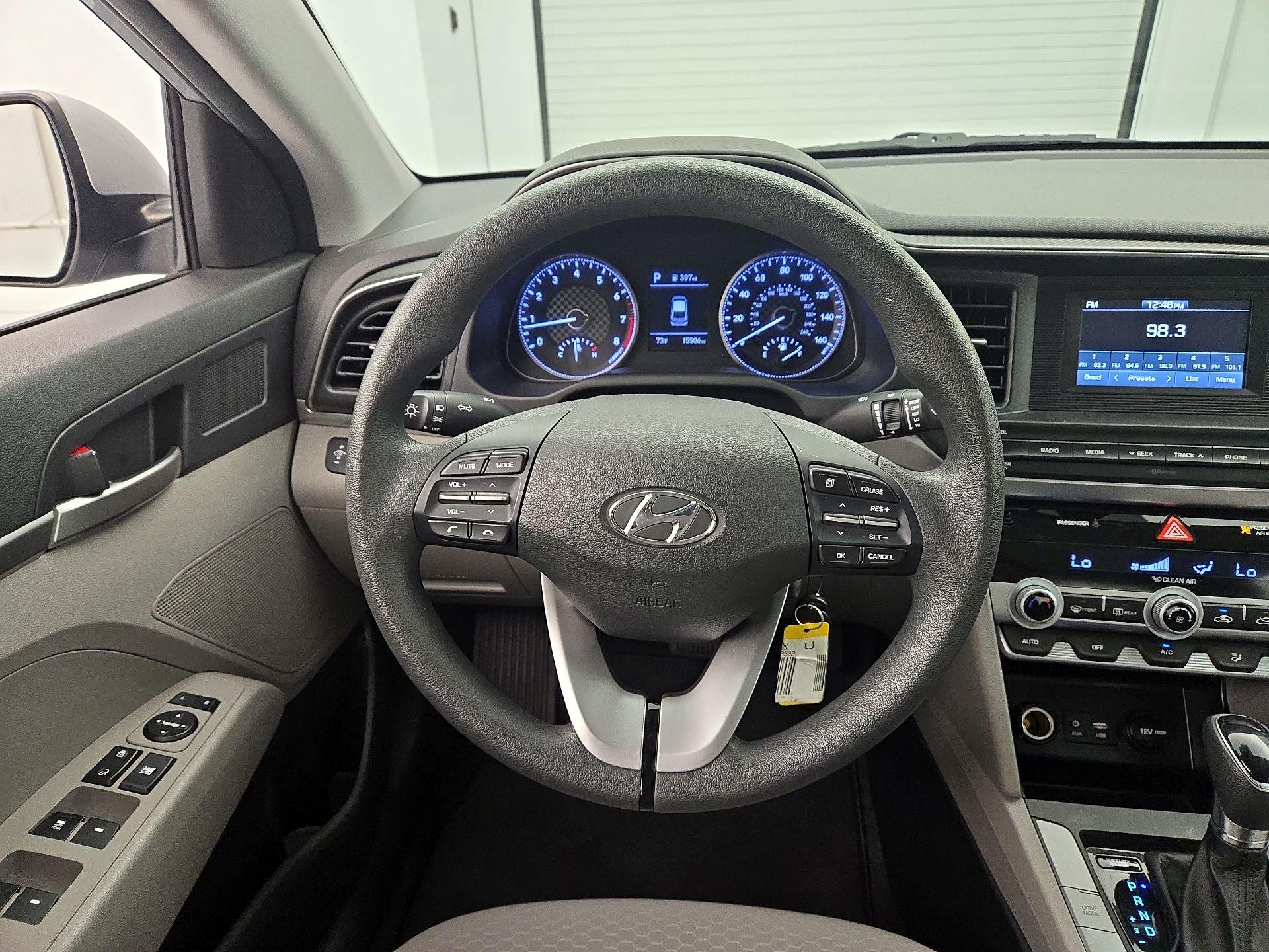 Thumbnail: 2020 Hyundai Elantra - 10