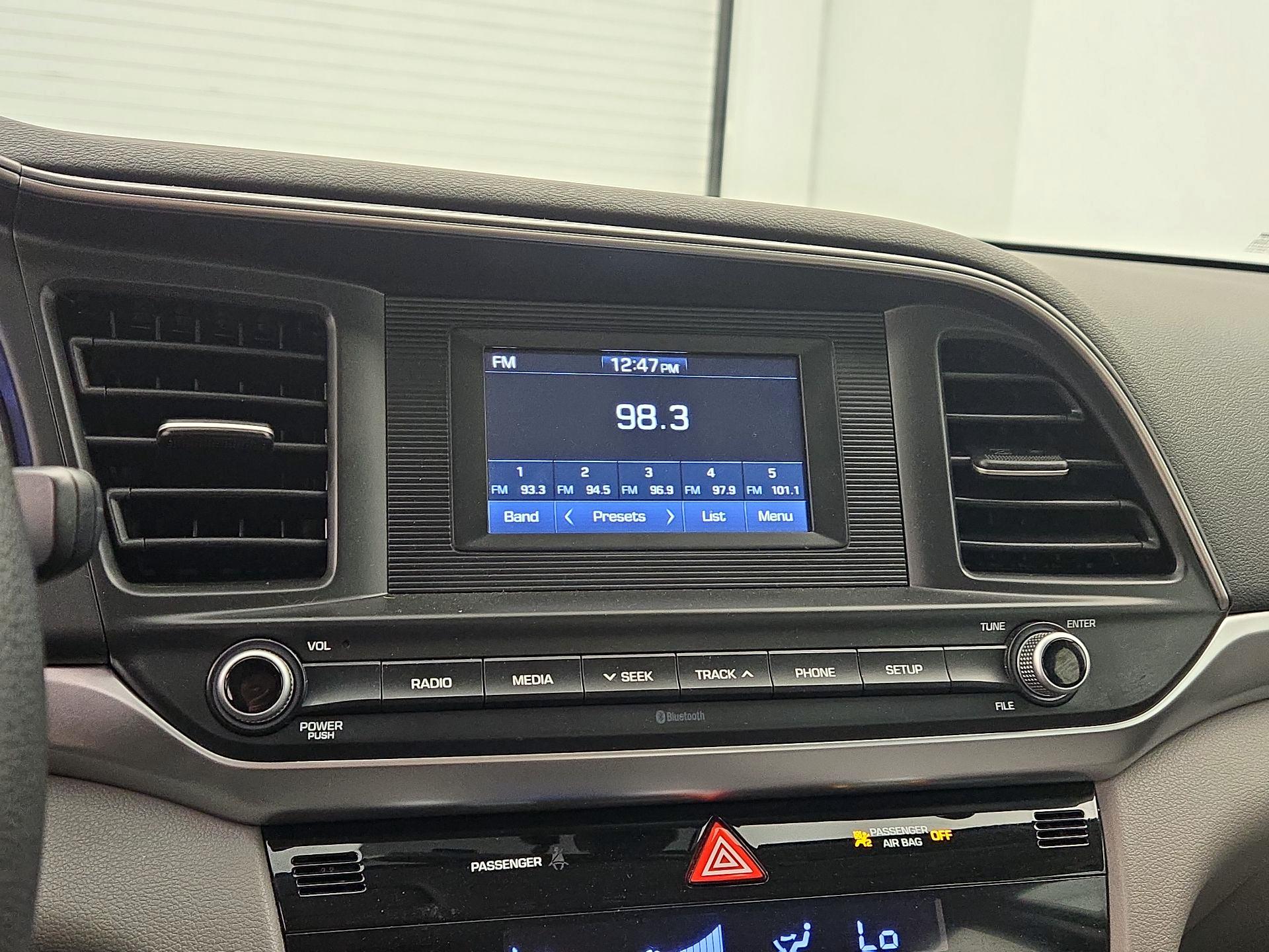 Thumbnail: 2020 Hyundai Elantra - 15