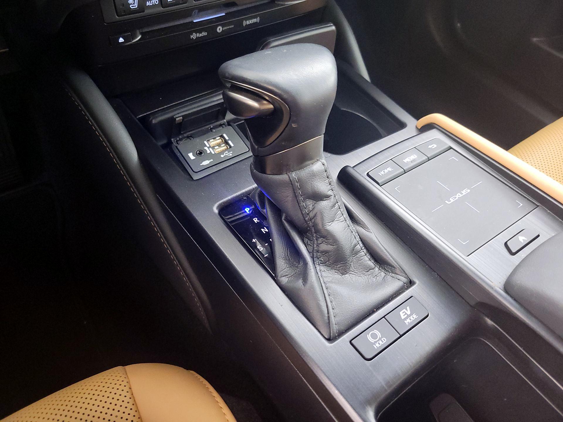 Thumbnail: 2022 Lexus ES - 17