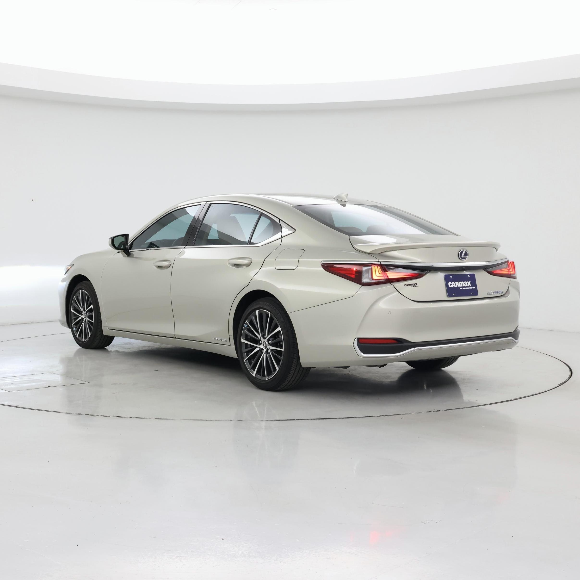 Thumbnail: 2022 Lexus ES - 2