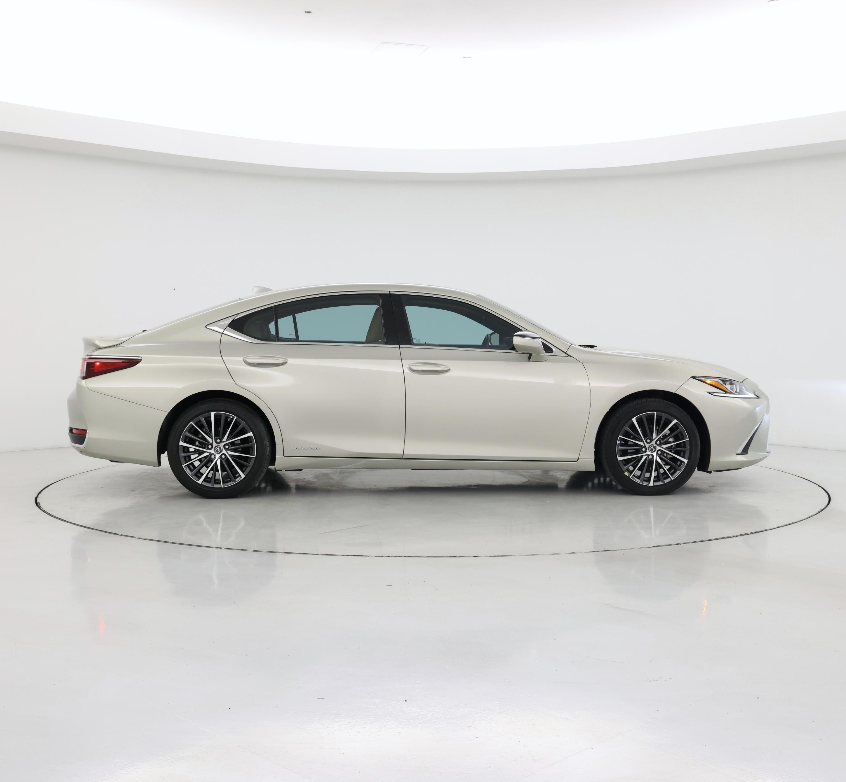 Thumbnail: 2022 Lexus ES - 7