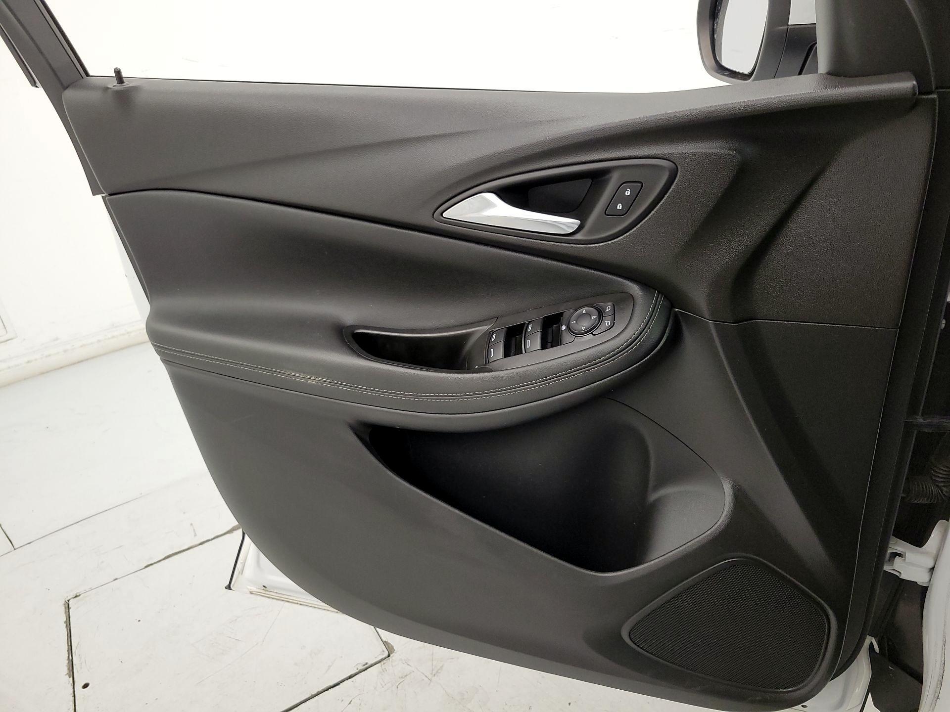 Thumbnail: 2022 Buick Encore GX - 12
