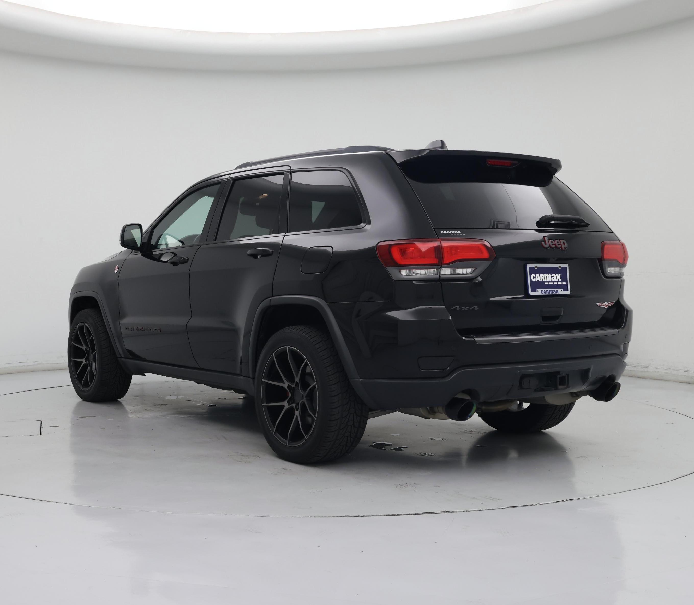 Thumbnail: 2017 Jeep Grand Cherokee - 2
