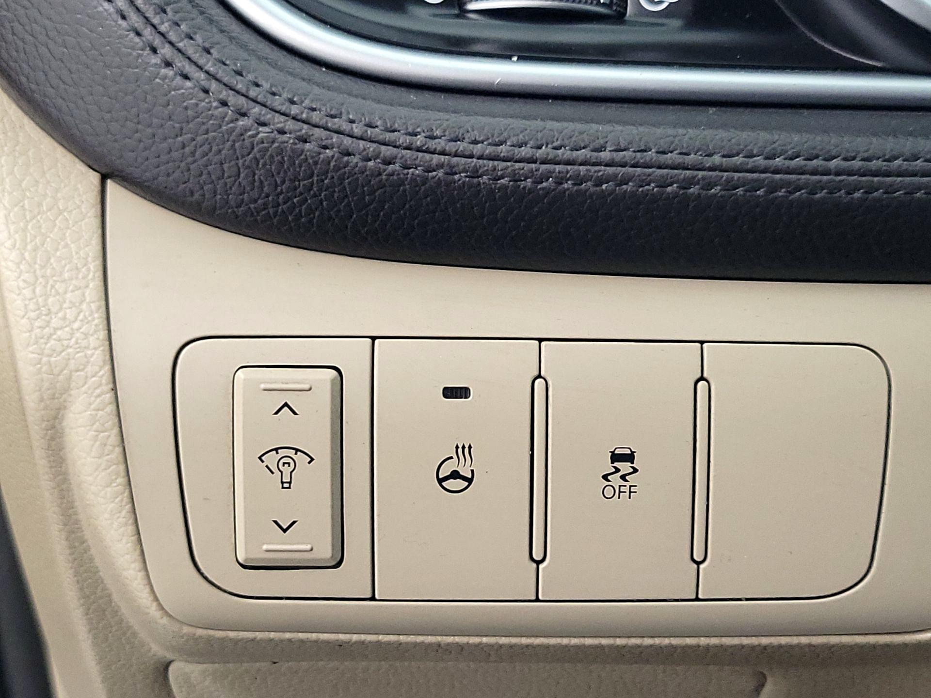 Thumbnail: 2015 Kia Optima - 13