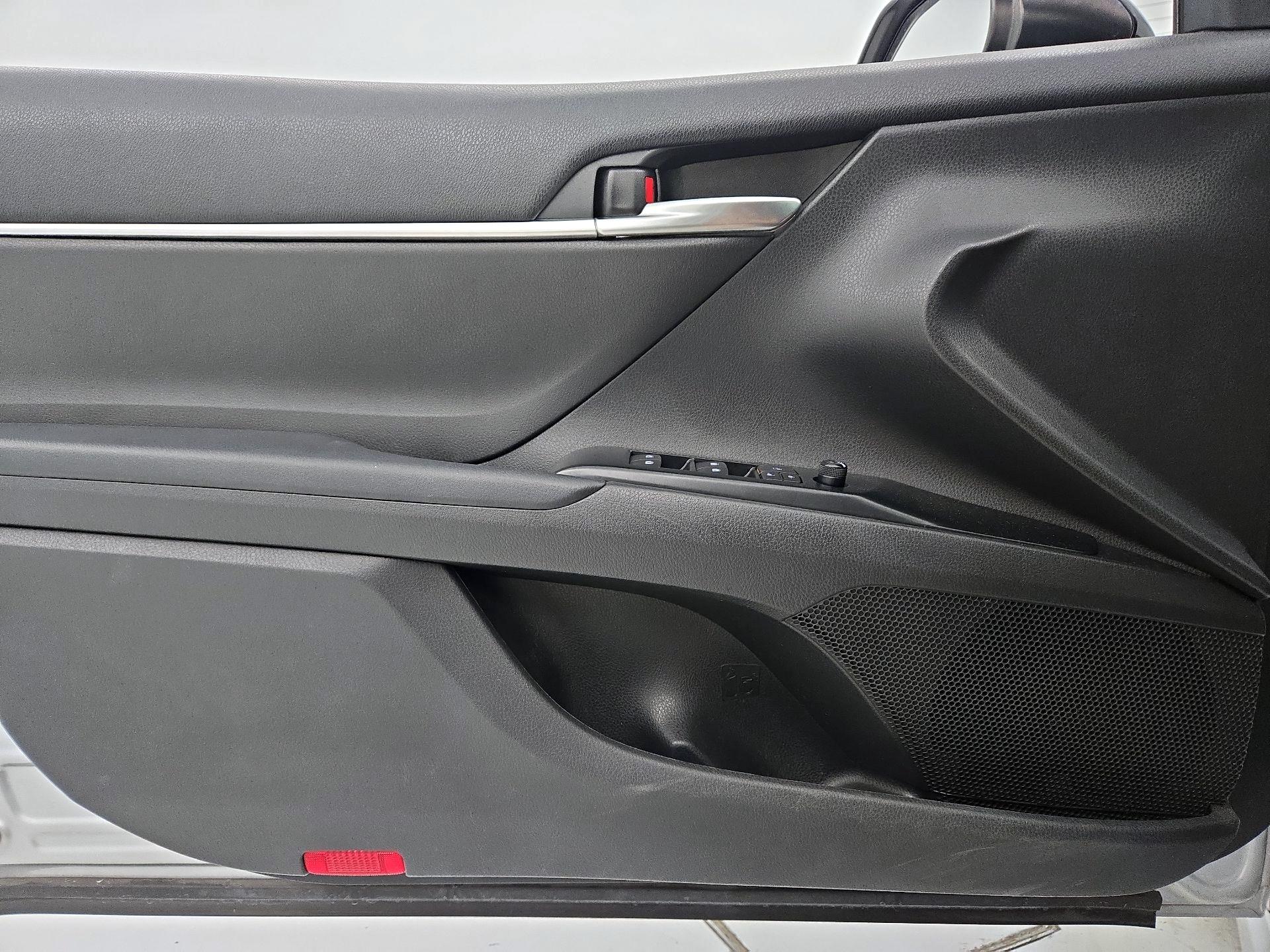 Thumbnail: 2020 Toyota Camry - 12