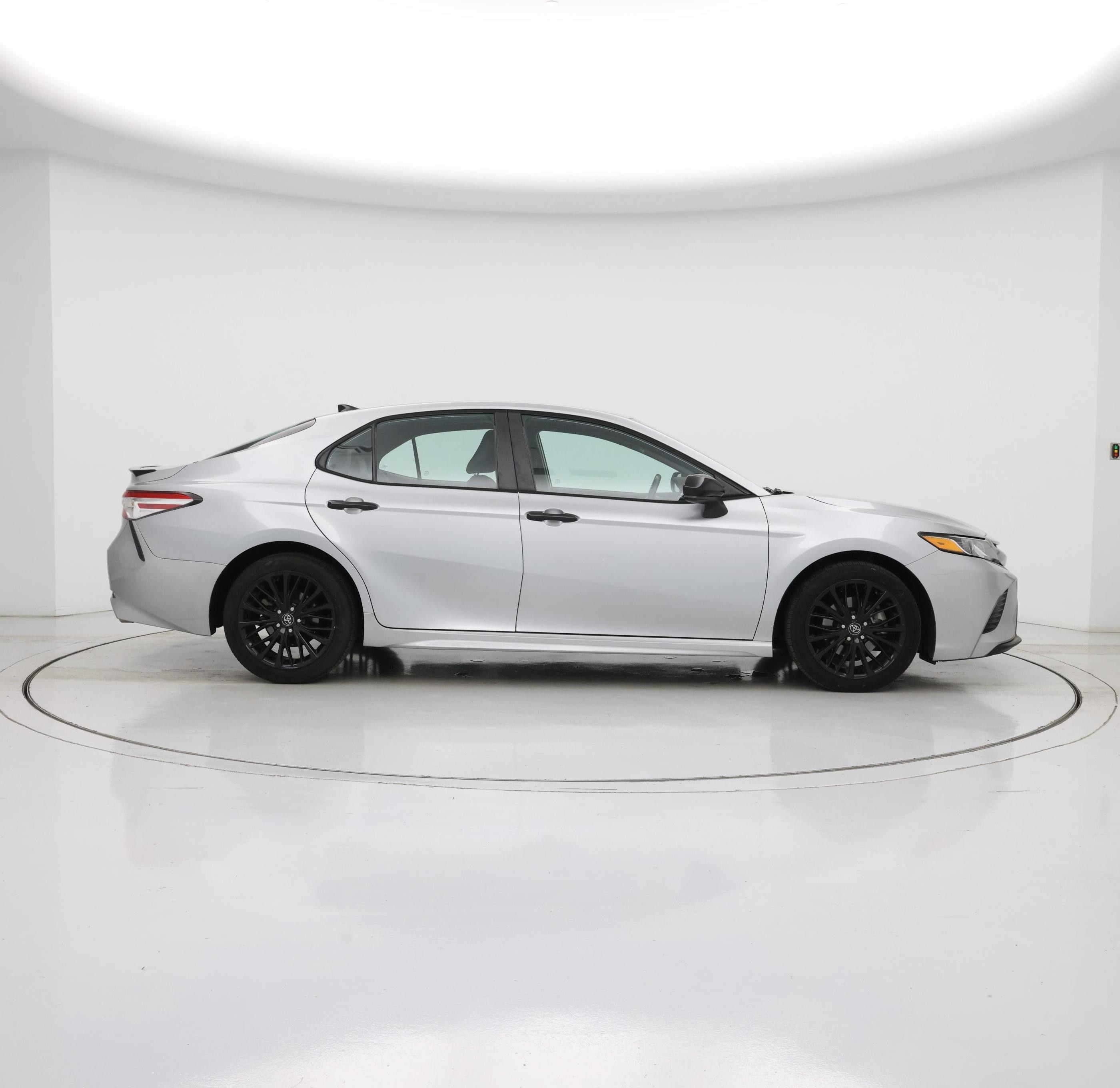Thumbnail: 2020 Toyota Camry - 7