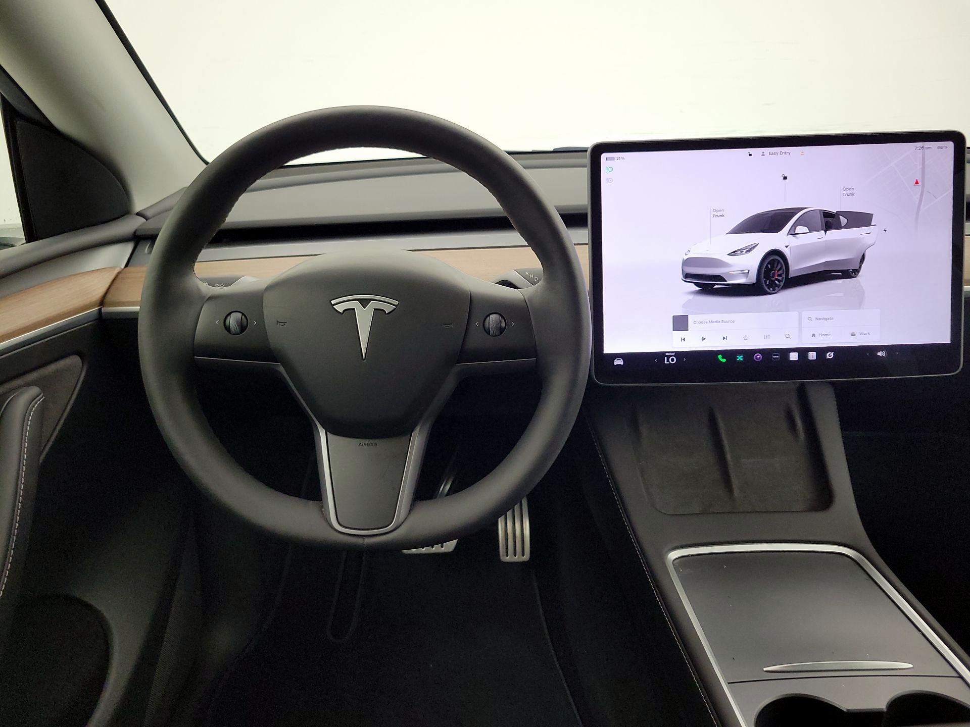 Thumbnail: 2023 Tesla Model Y - 10