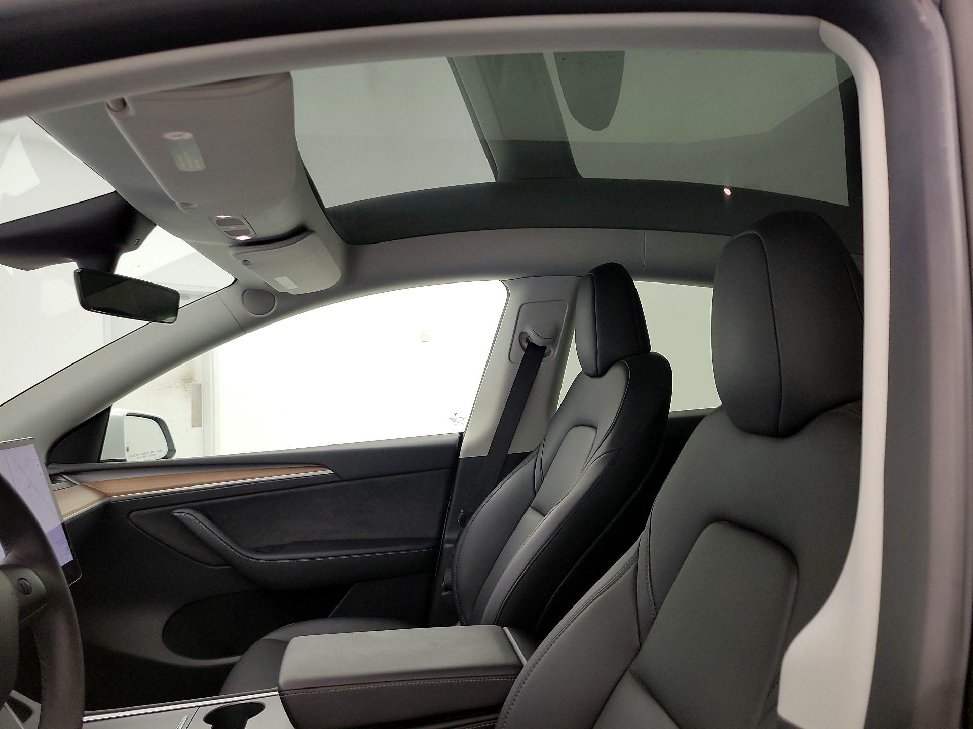 Thumbnail: 2023 Tesla Model Y - 18