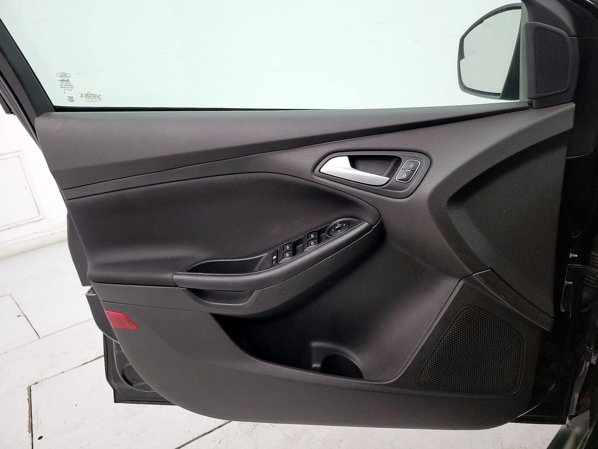 Thumbnail: 2017 Ford Focus - 12