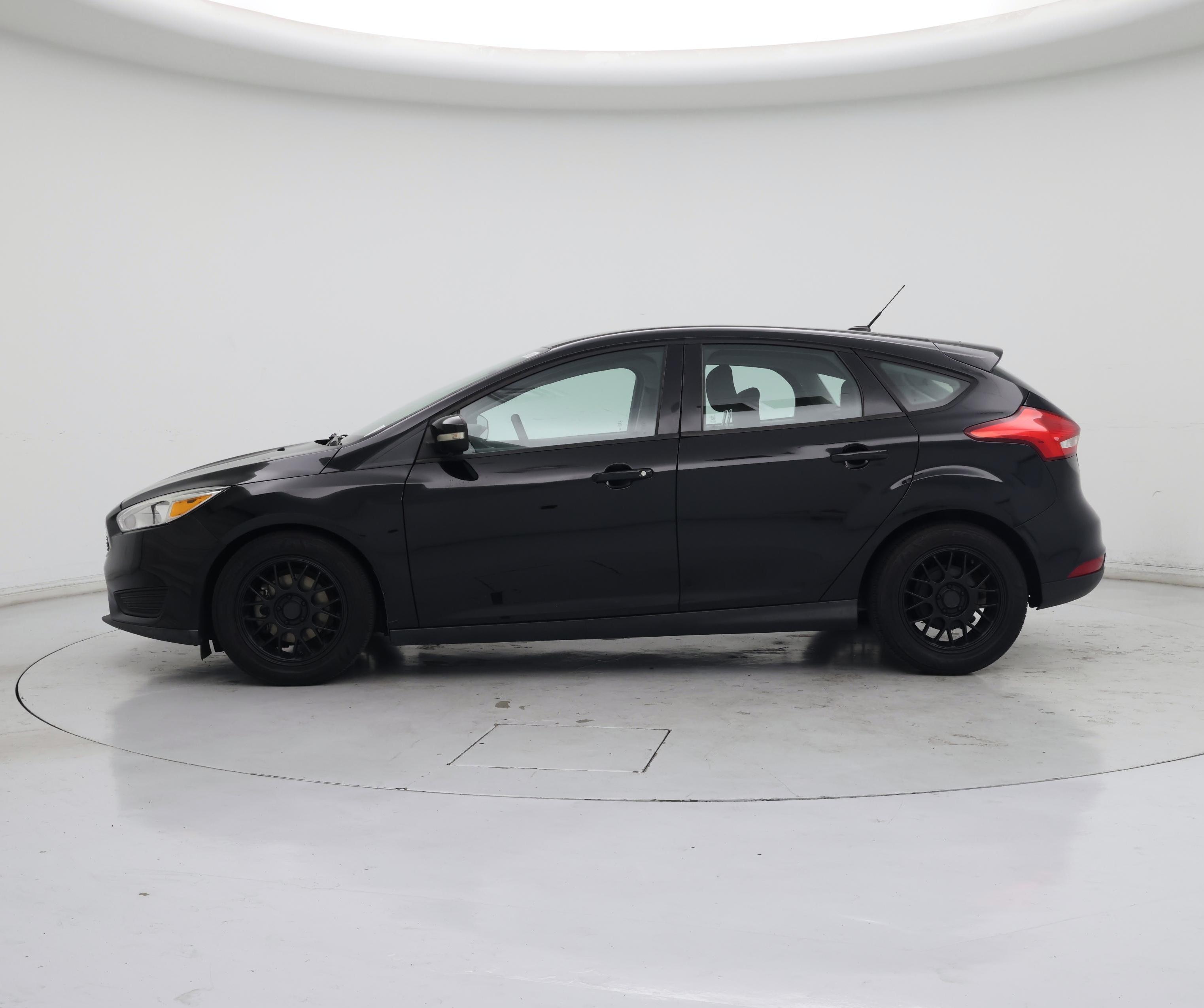 Thumbnail: 2017 Ford Focus - 3