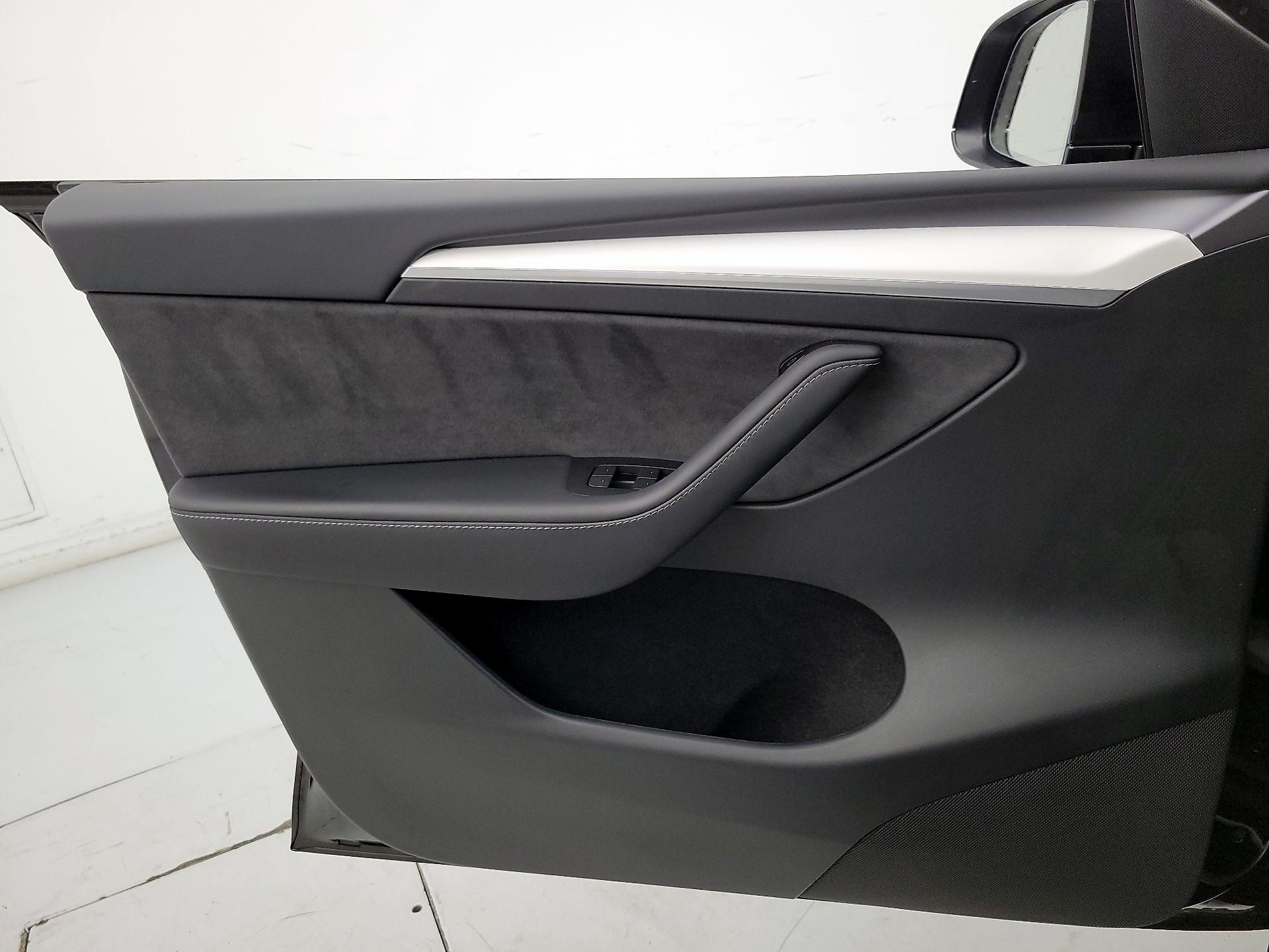 Thumbnail: 2024 Tesla Model Y - 12