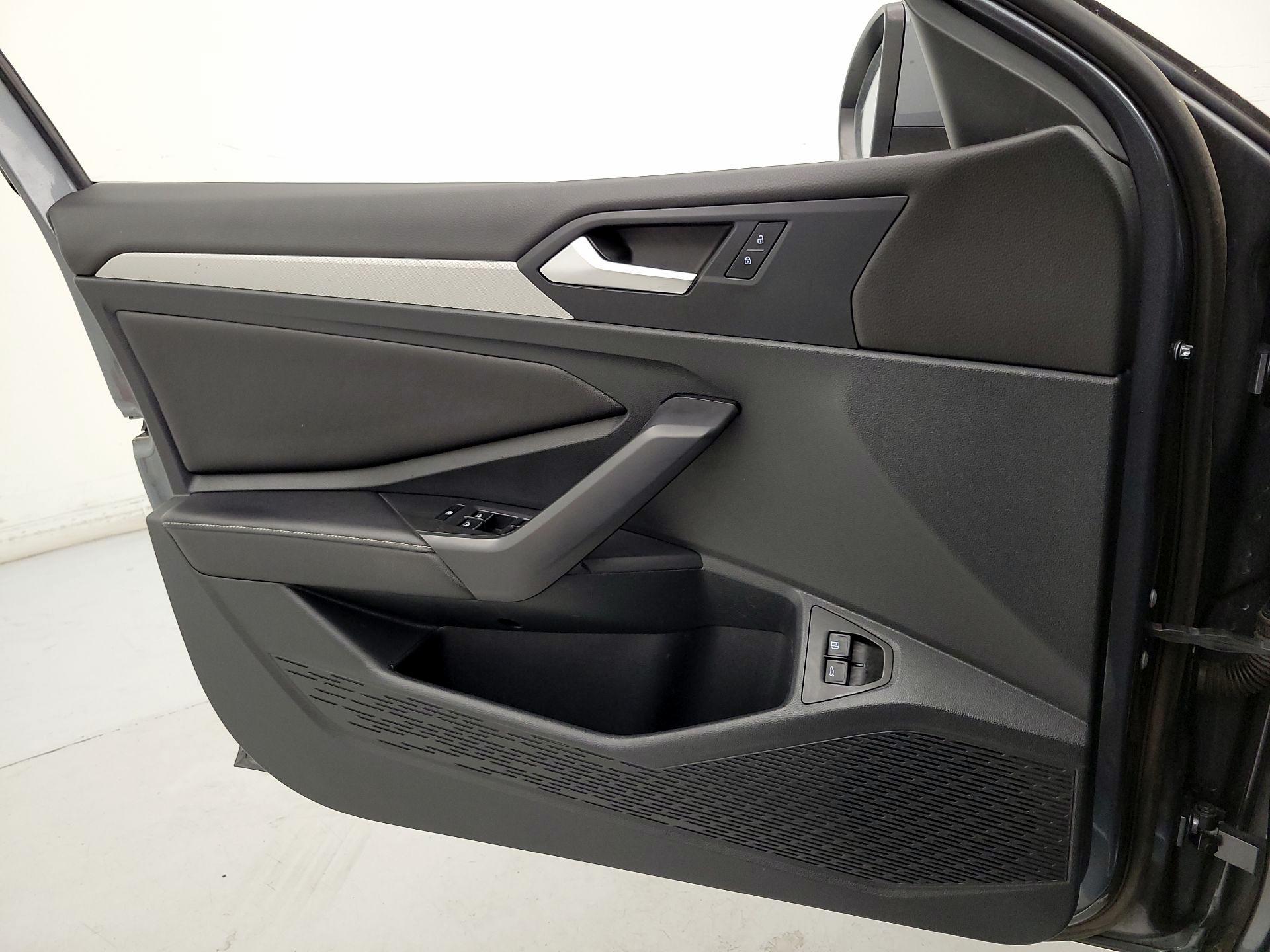 Thumbnail: 2023 Volkswagen Jetta - 12