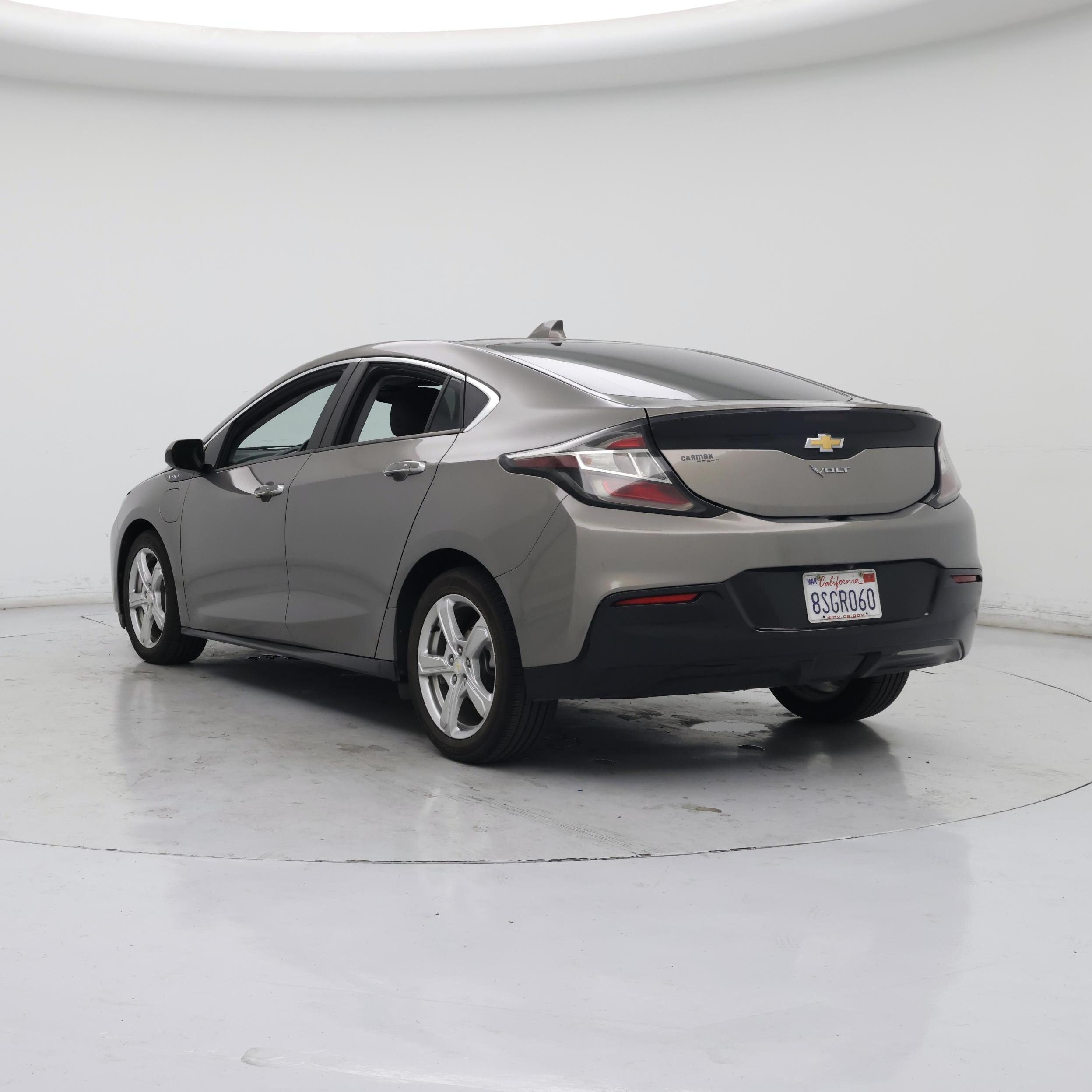 Thumbnail: 2017 Chevrolet Volt - 2