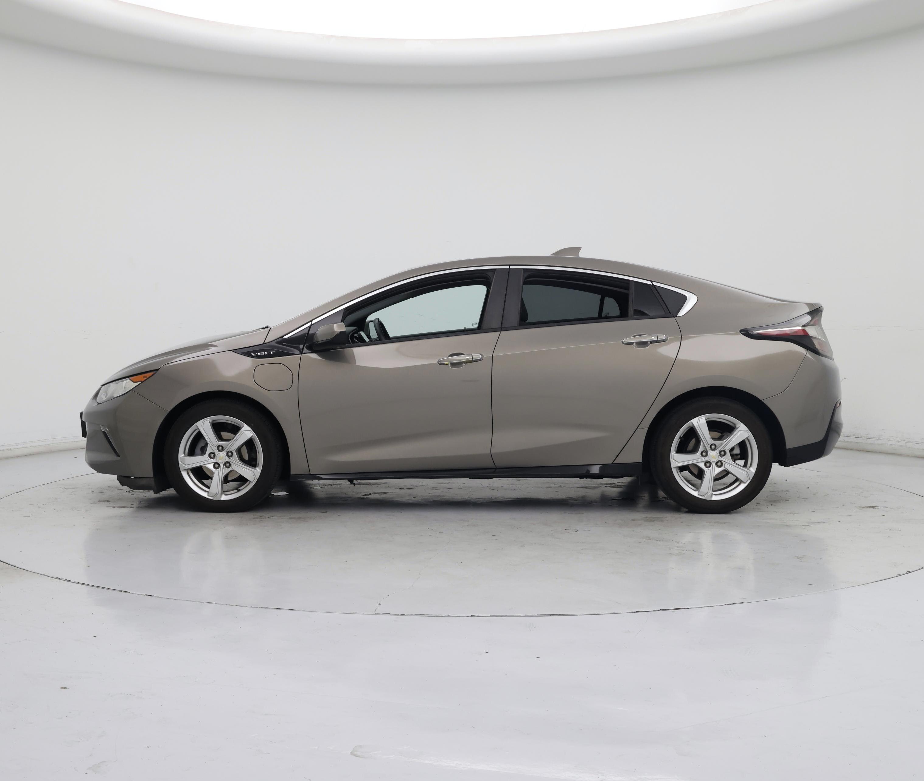 Thumbnail: 2017 Chevrolet Volt - 3