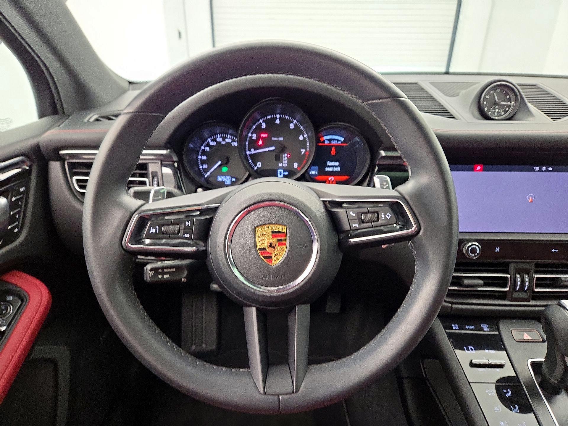 Thumbnail: 2022 Porsche Macan - 10