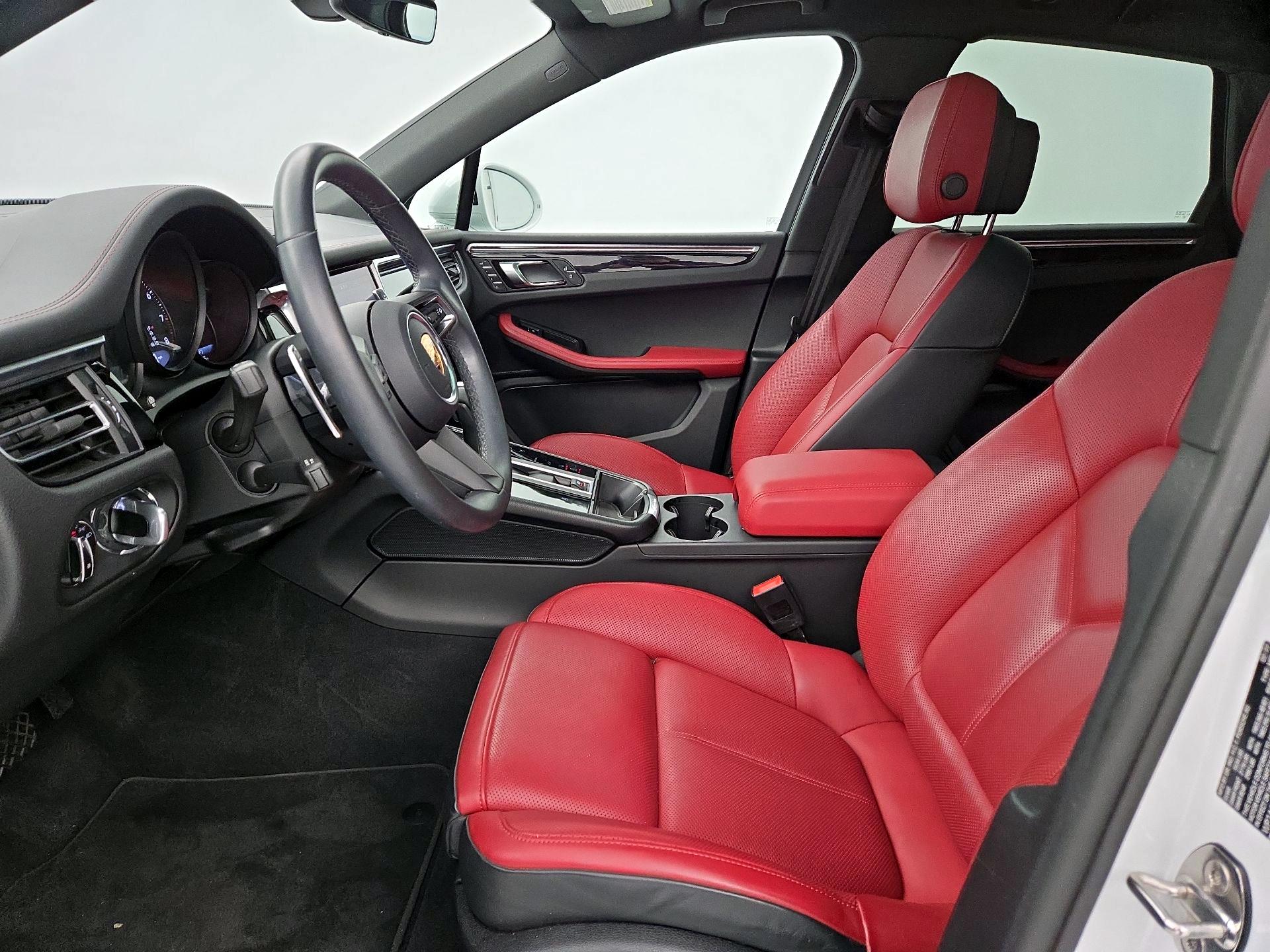 Thumbnail: 2022 Porsche Macan - 11