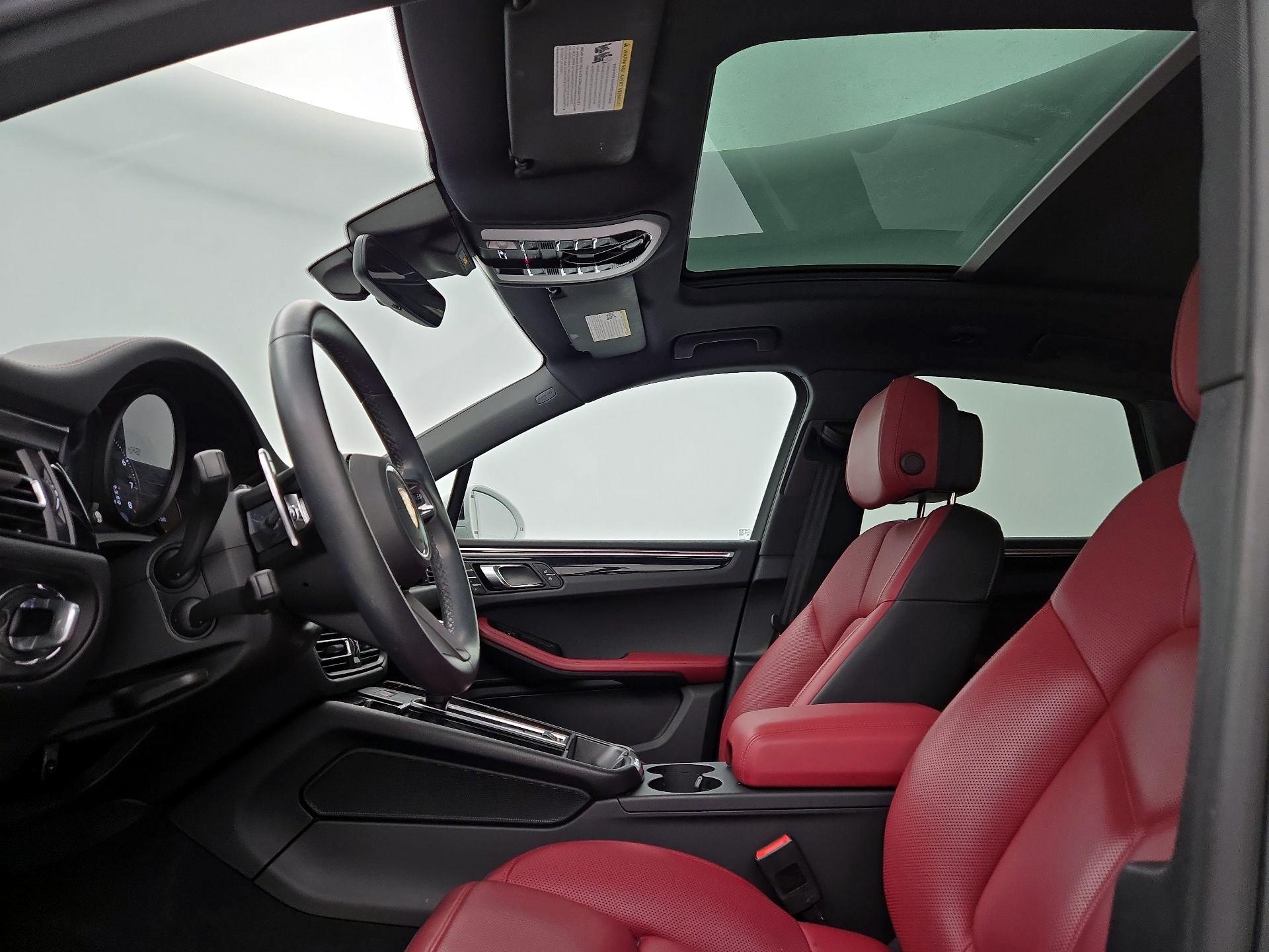 Thumbnail: 2022 Porsche Macan - 20