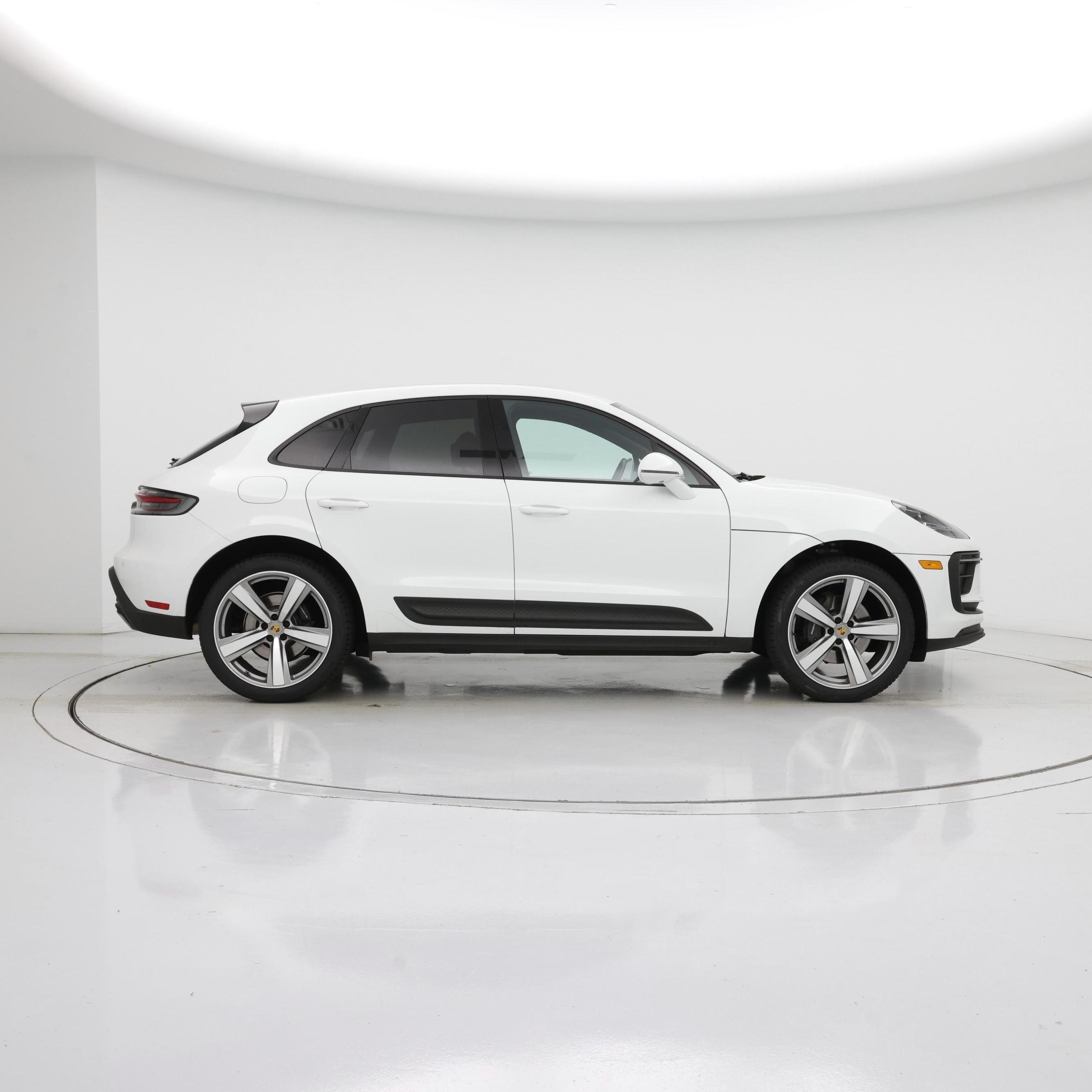 Thumbnail: 2022 Porsche Macan - 7