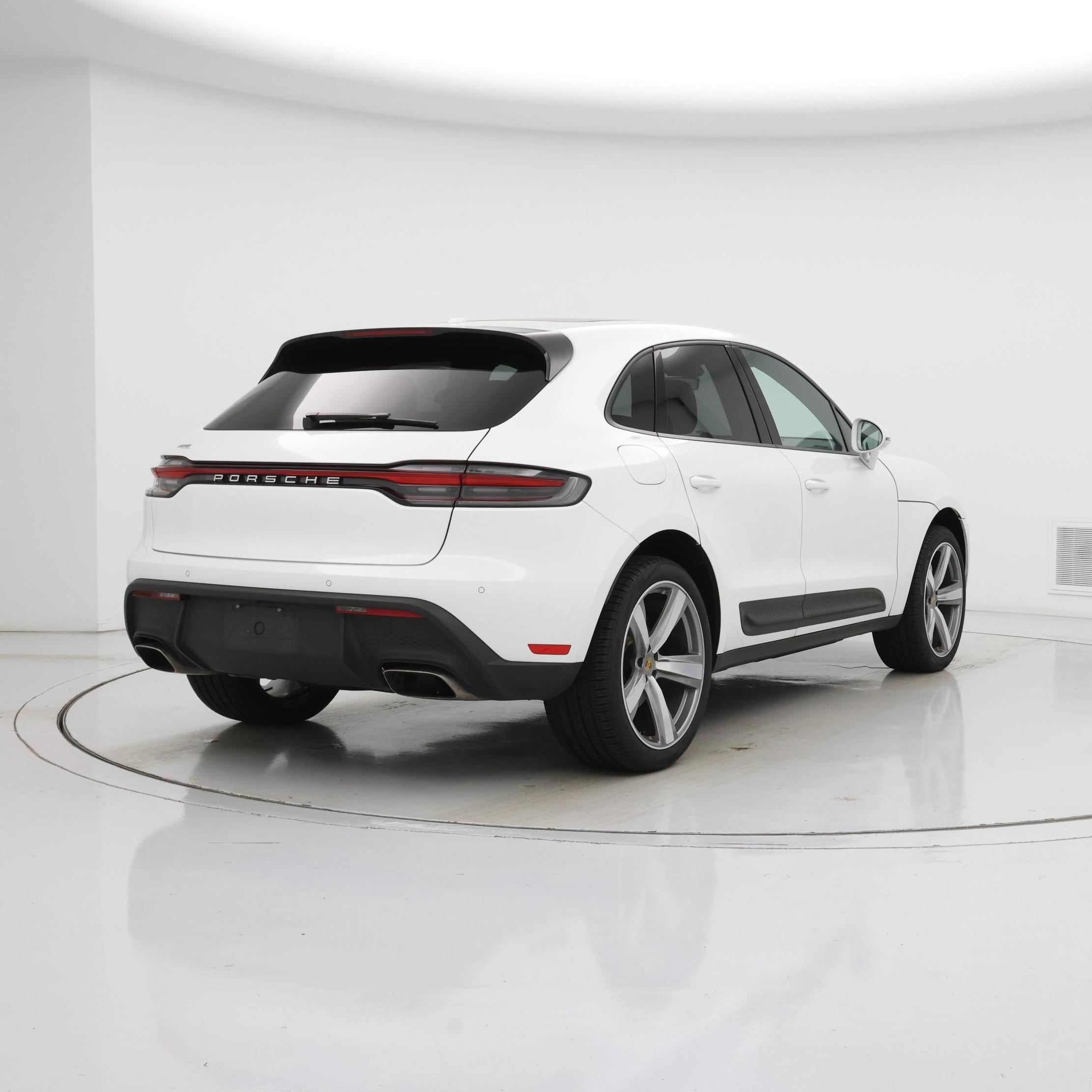 Thumbnail: 2022 Porsche Macan - 8
