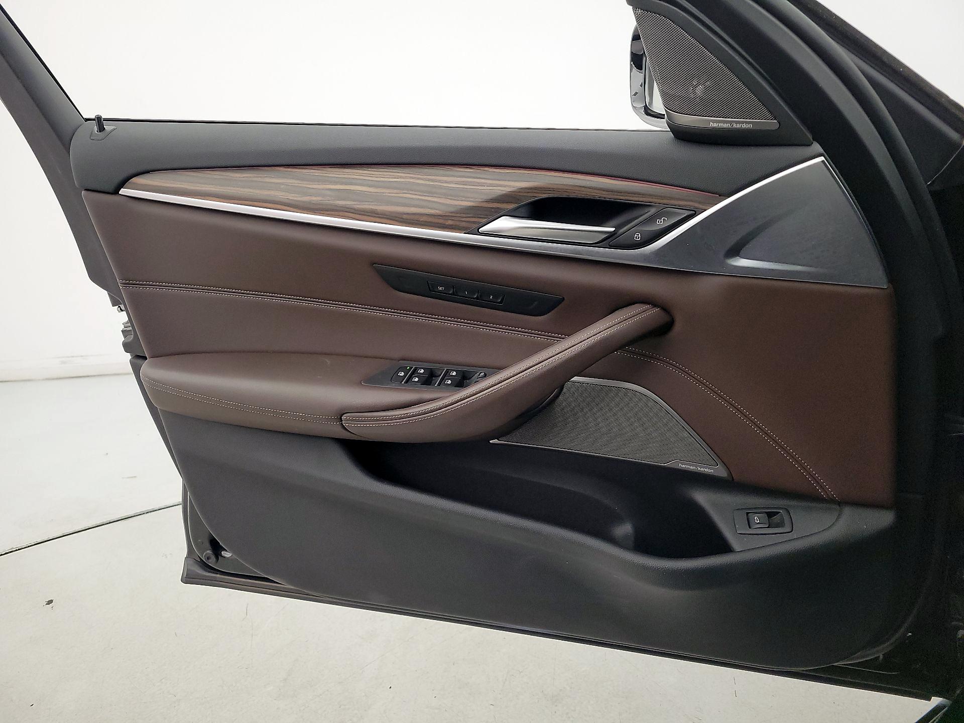 Thumbnail: 2021 BMW 5 Series - 12