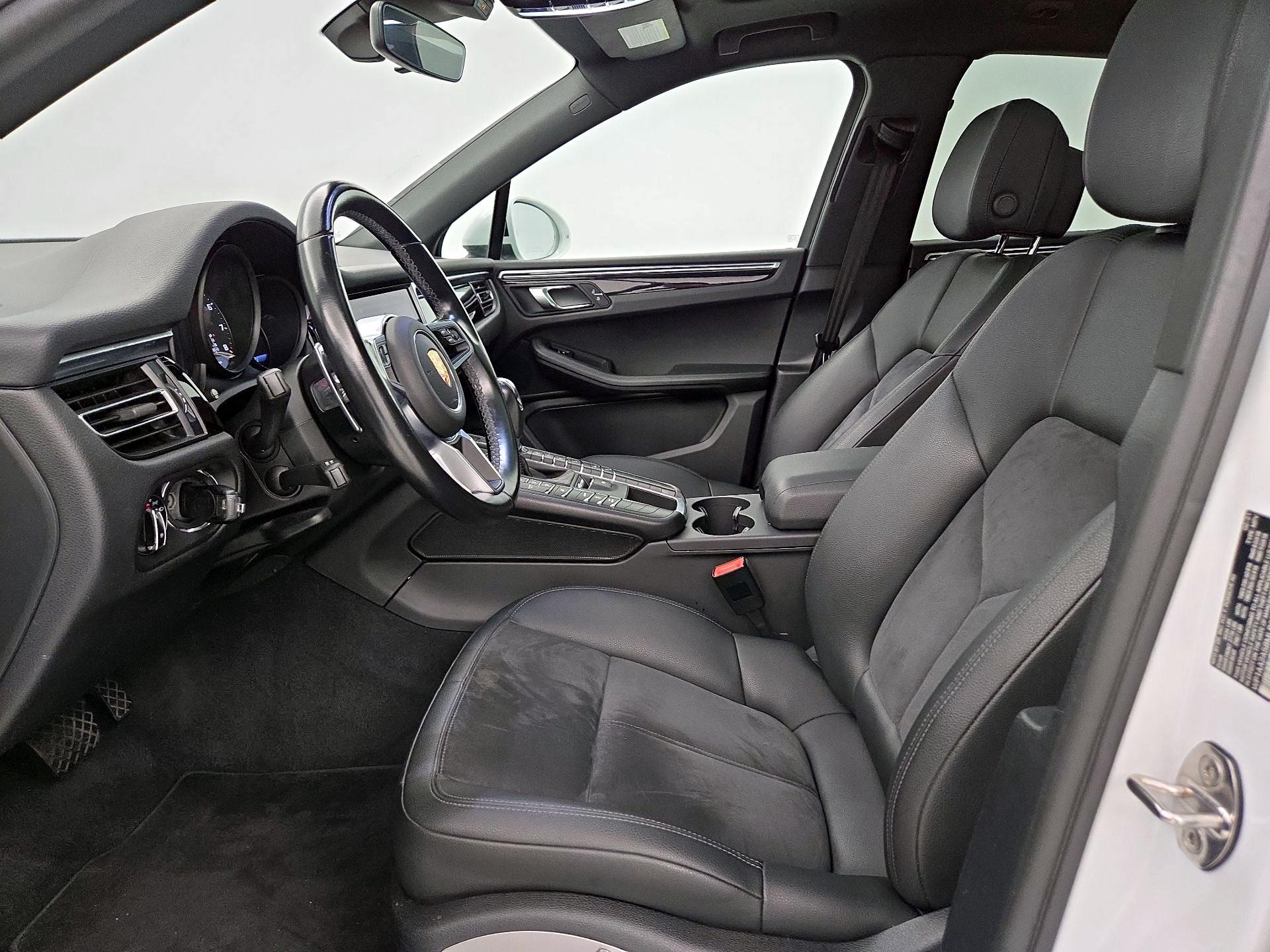 Thumbnail: 2021 Porsche Macan - 11