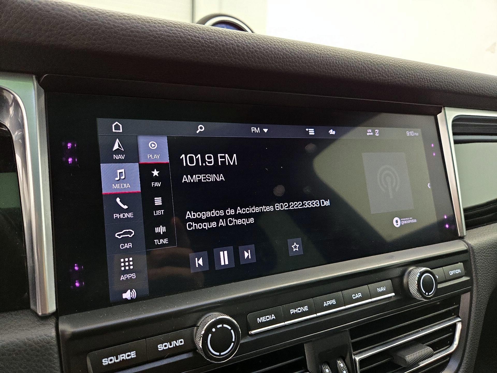 Thumbnail: 2021 Porsche Macan - 16