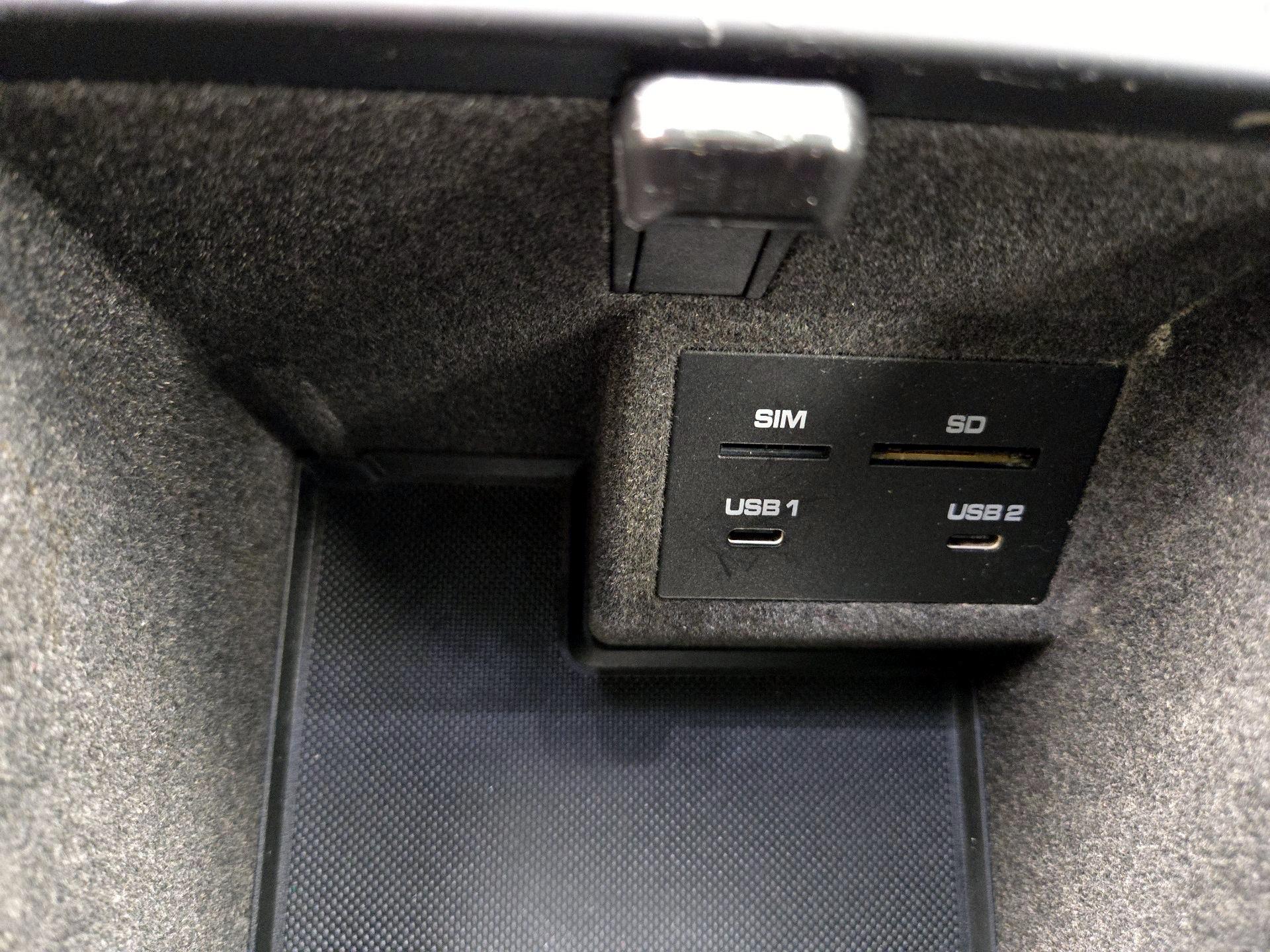 Thumbnail: 2021 Porsche Macan - 19