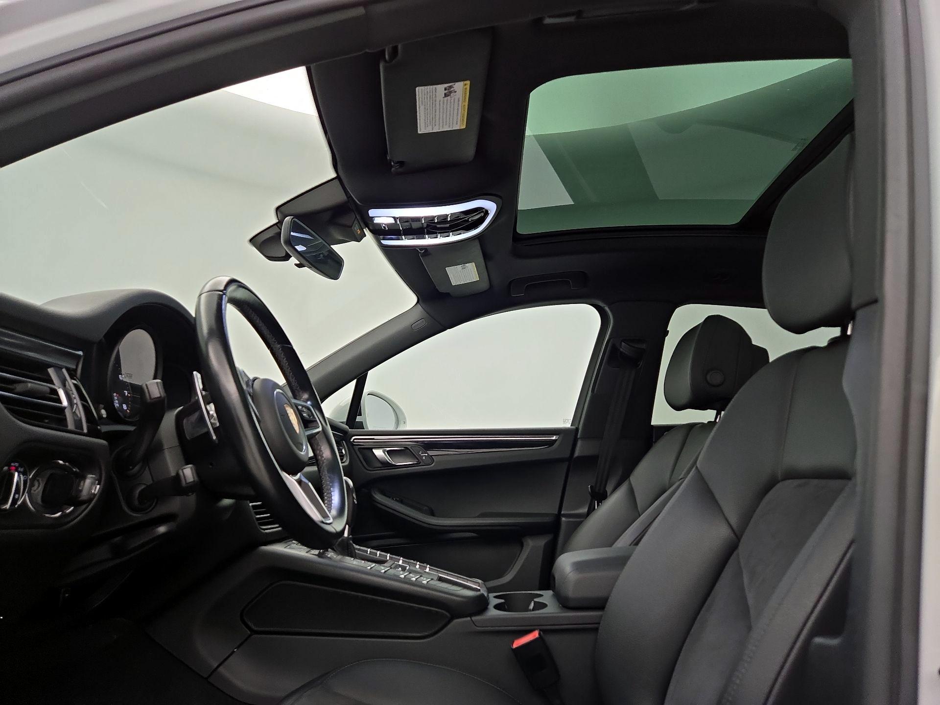 Thumbnail: 2021 Porsche Macan - 20