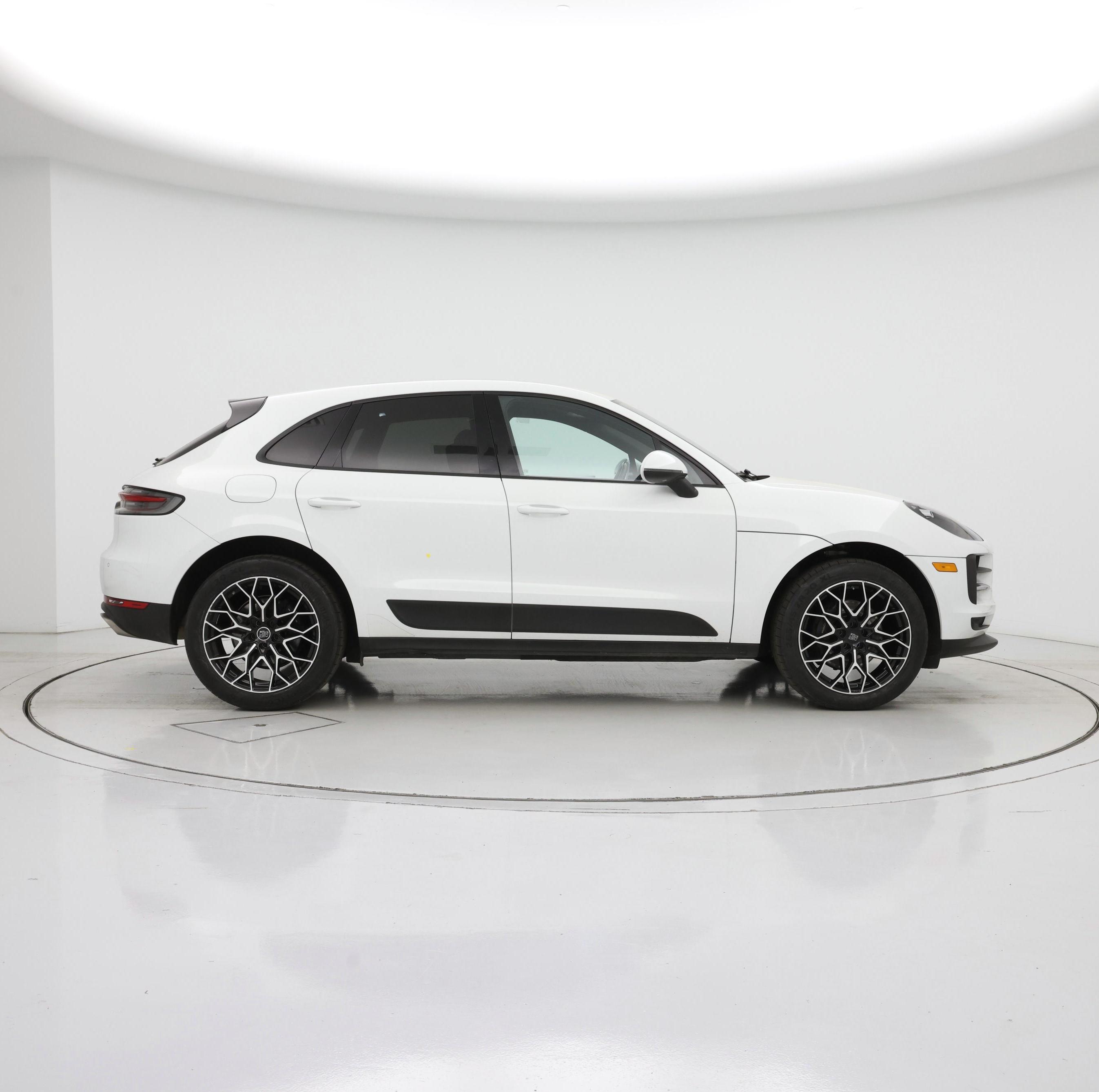 Thumbnail: 2021 Porsche Macan - 7