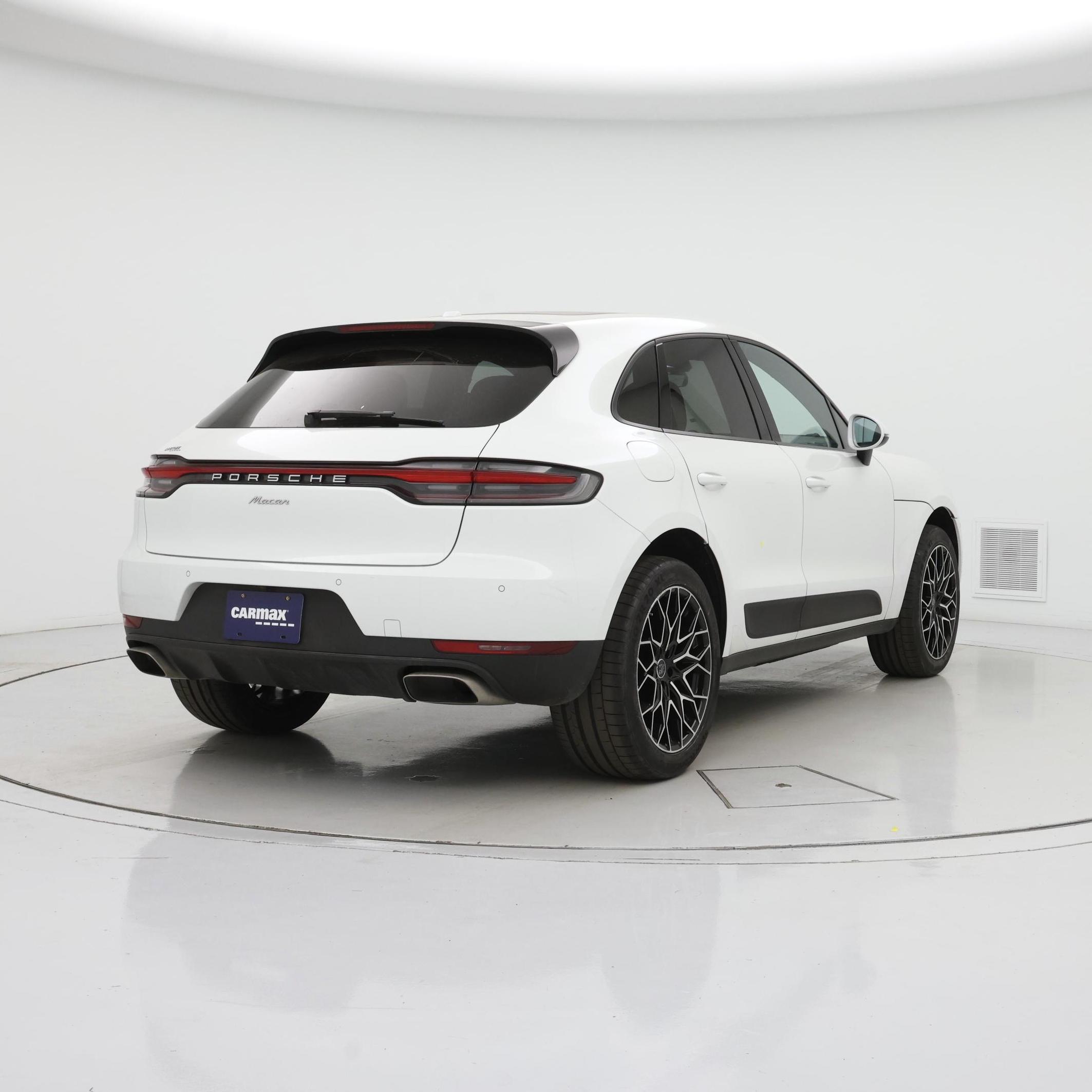Thumbnail: 2021 Porsche Macan - 8
