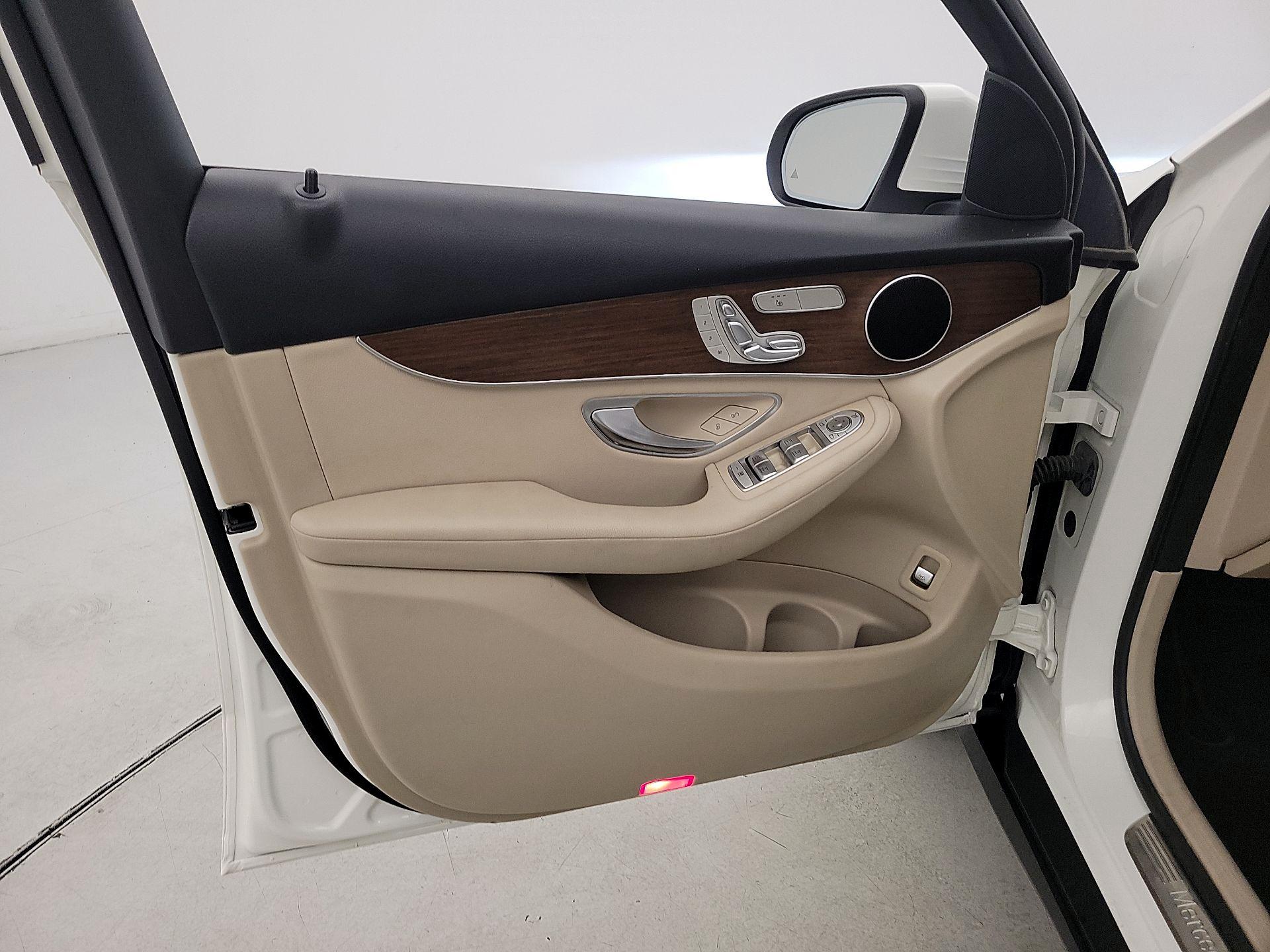 Thumbnail: 2021 Mercedes-Benz GLC - 12