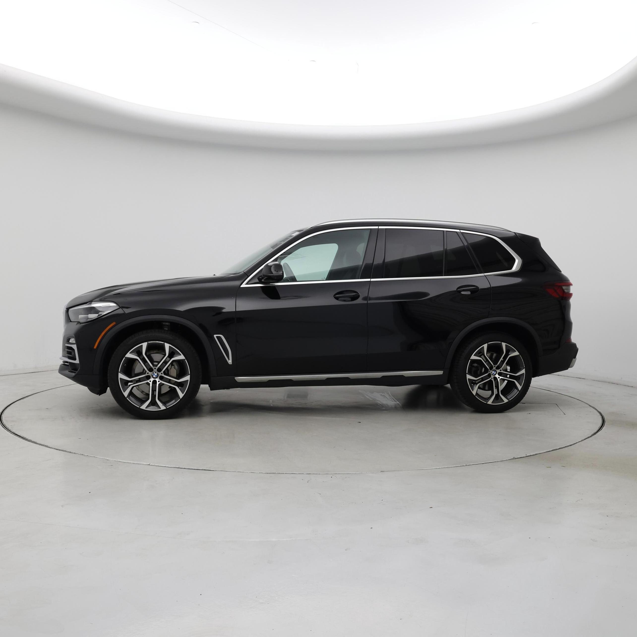 Thumbnail: 2021 BMW X5 - 3