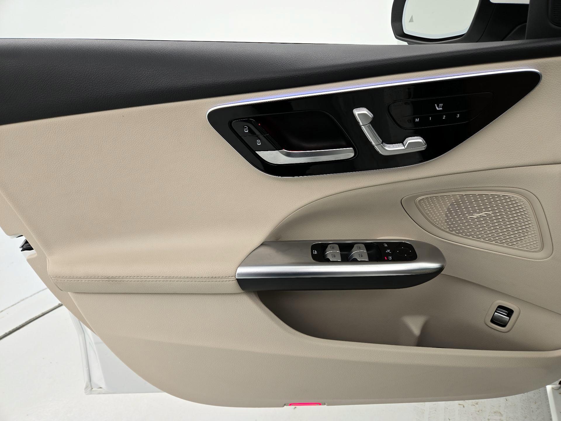 Thumbnail: 2023 Mercedes-Benz C-Class - 12