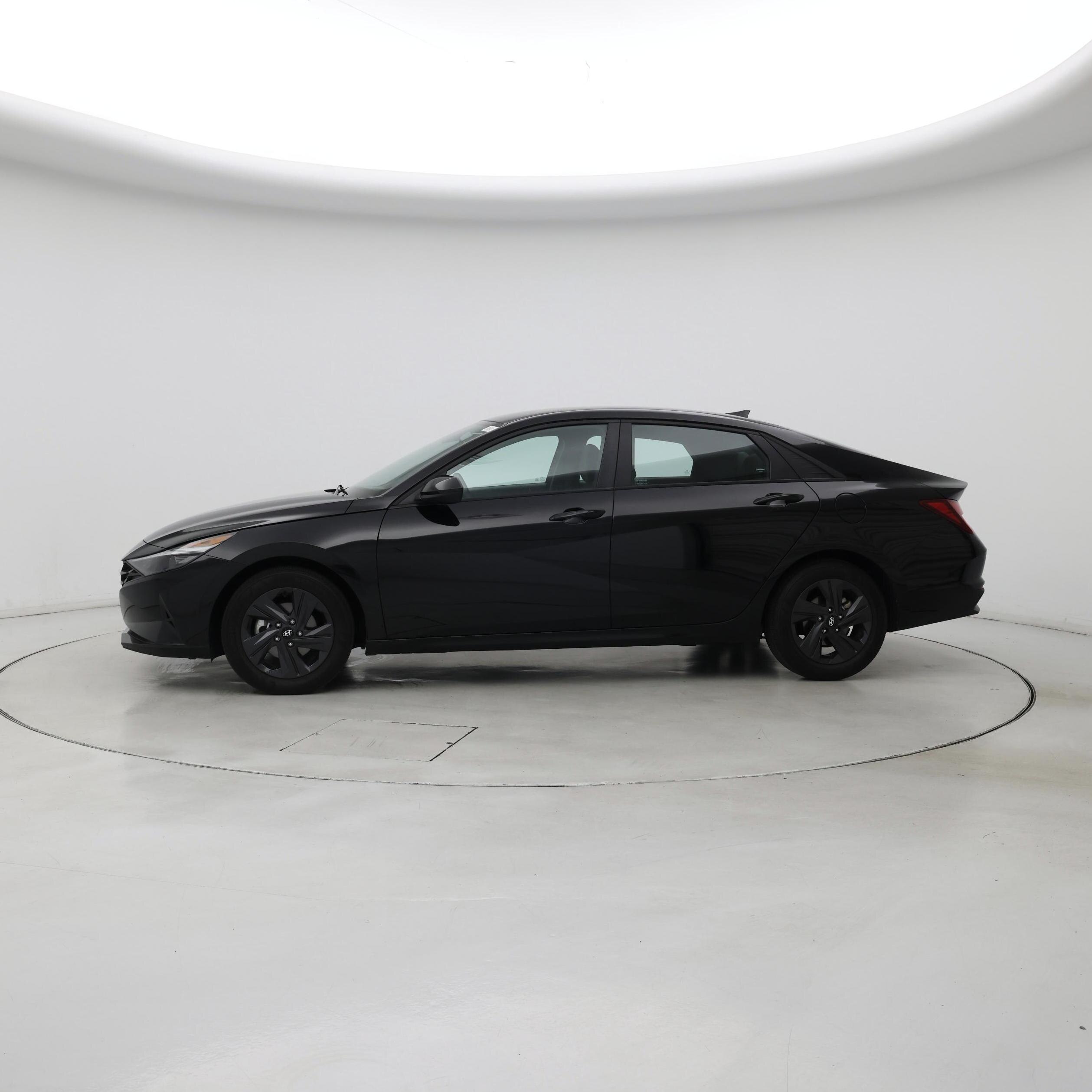 Thumbnail: 2023 Hyundai Elantra - 3