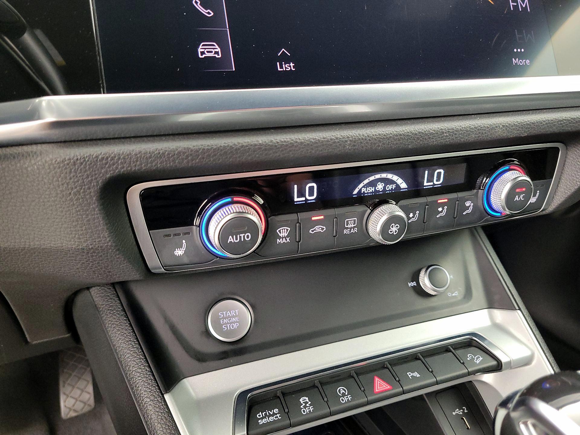 Thumbnail: 2020 Audi Q3 - 16