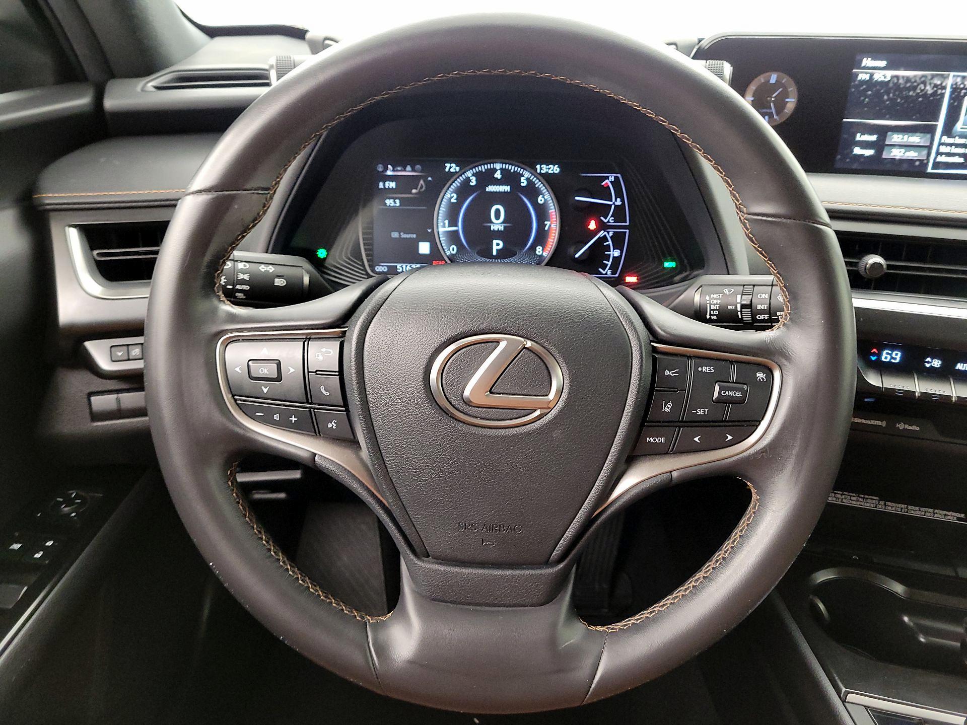 Thumbnail: 2021 Lexus UX - 10