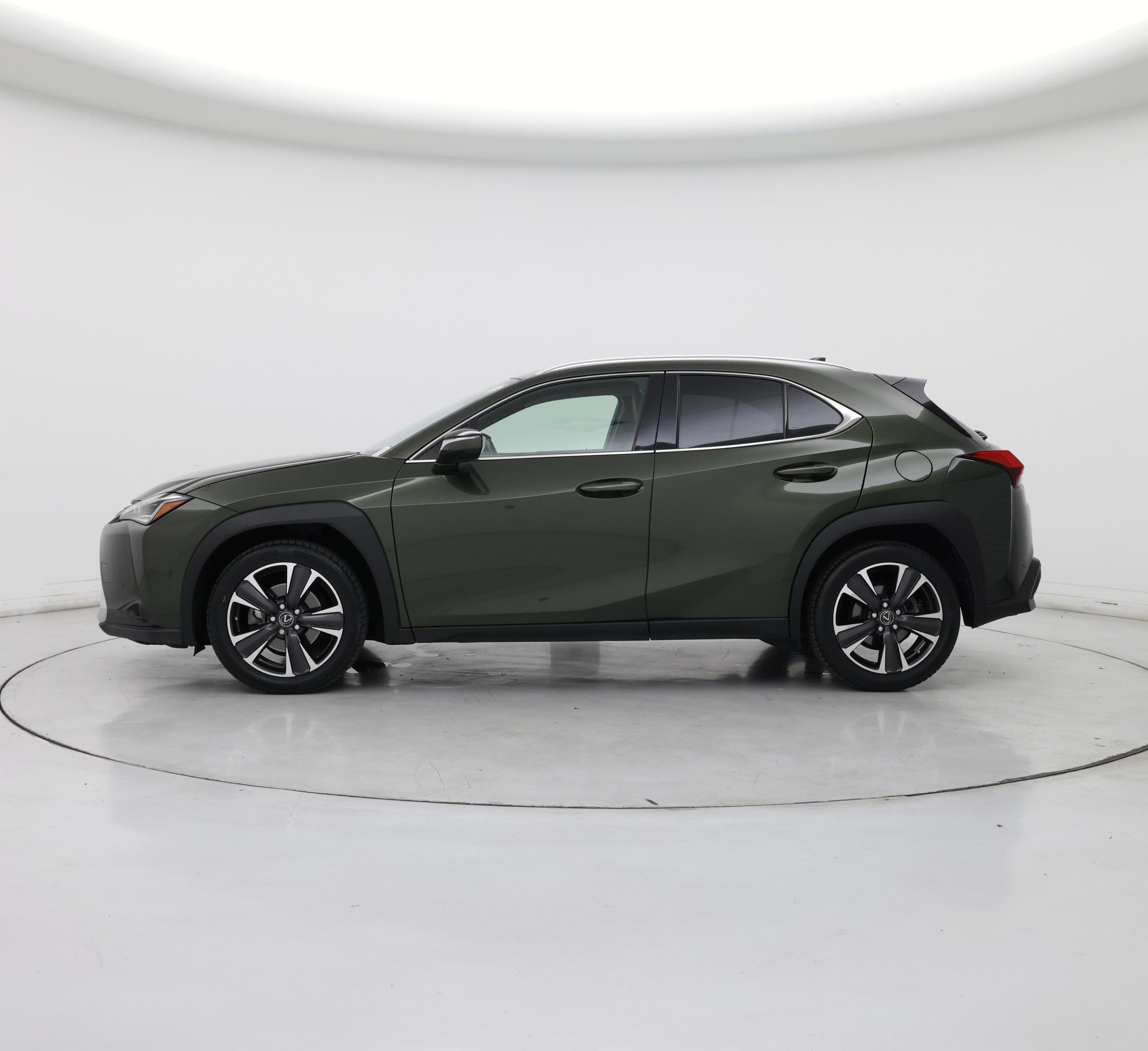 Thumbnail: 2021 Lexus UX - 3
